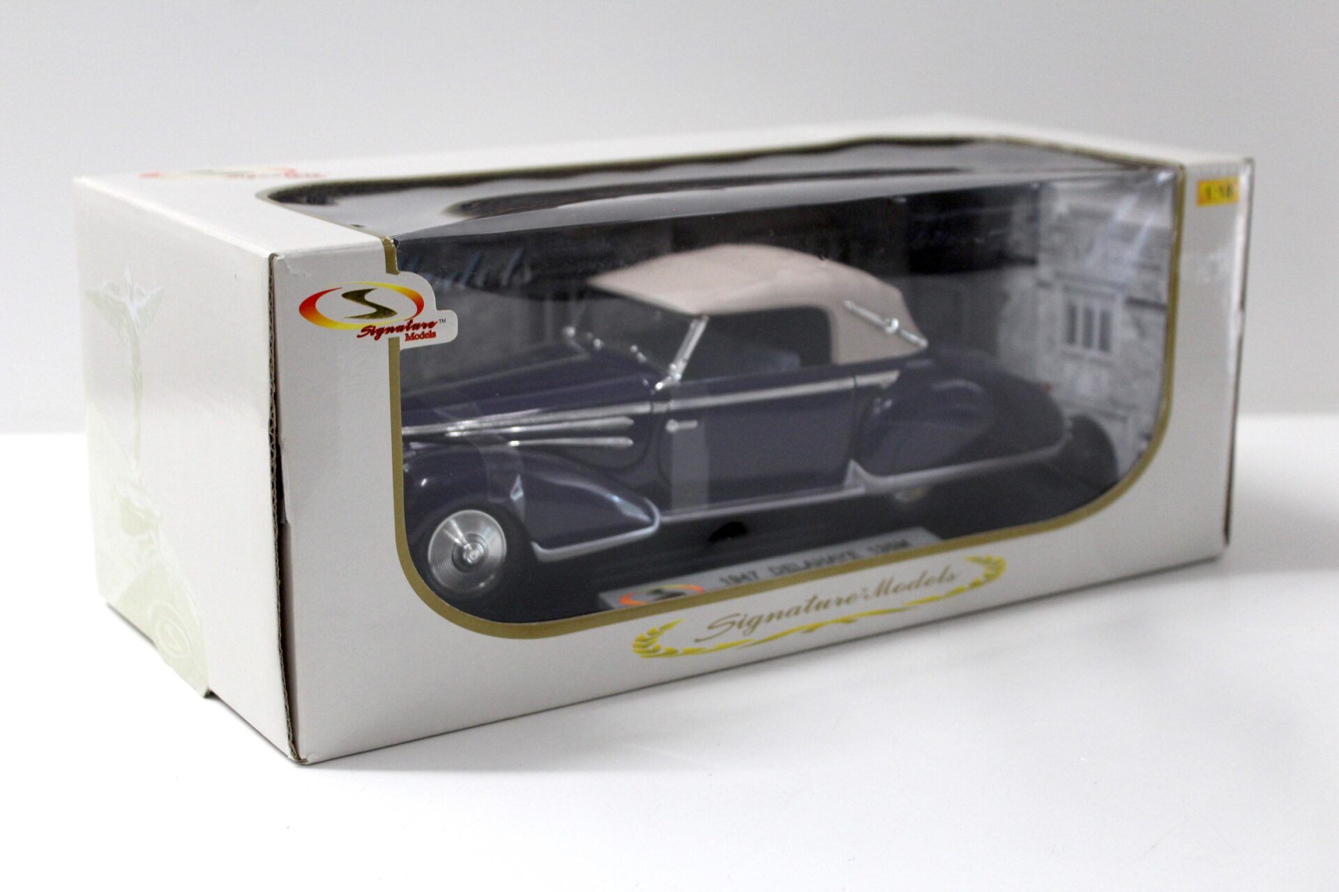1:18 Signature Models 1947 Delahaye 135M dark blue
