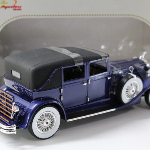 1:18 Signature Models 1930 Packard LeBaron blue