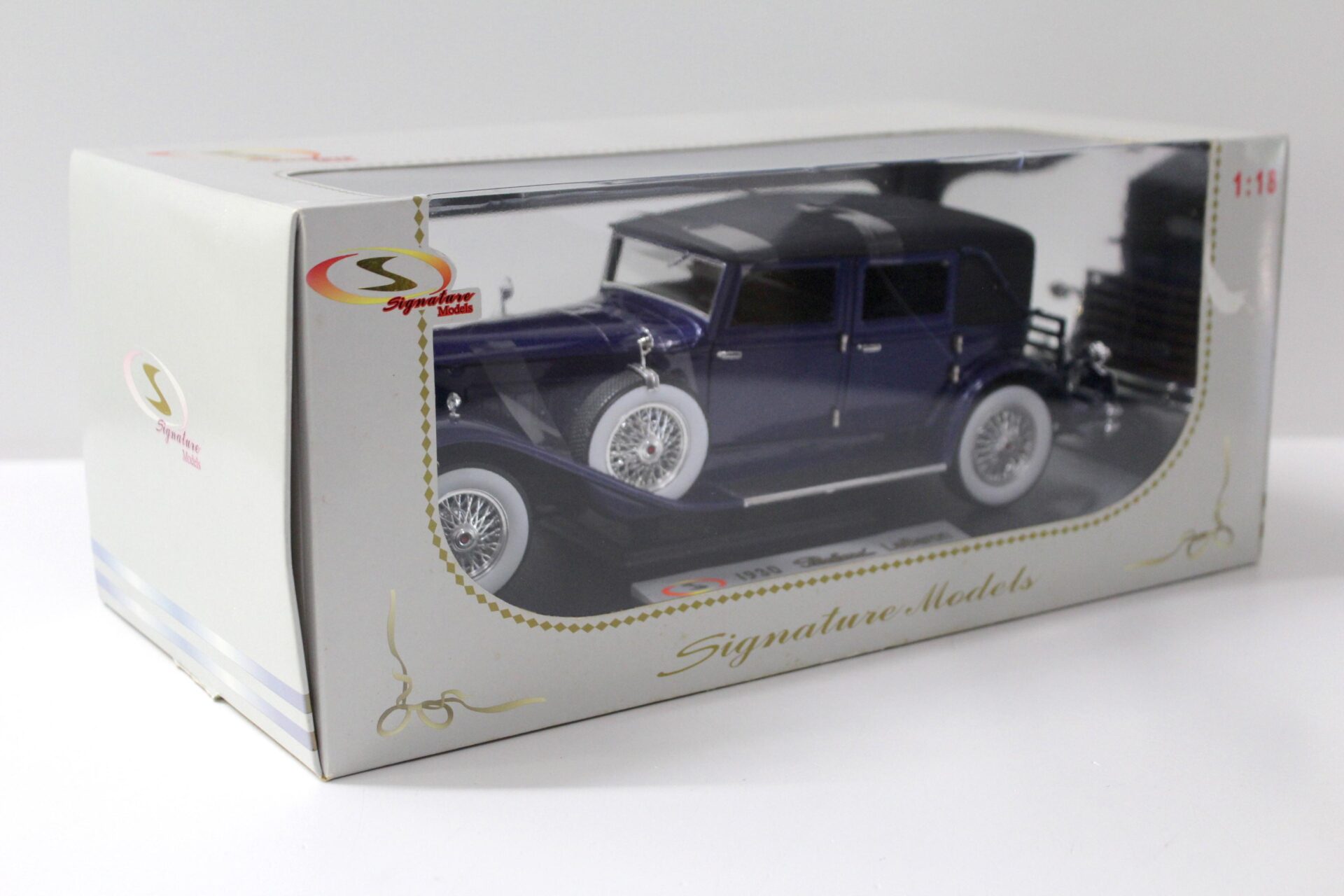 1:18 Signature Models 1930 Packard LeBaron blue