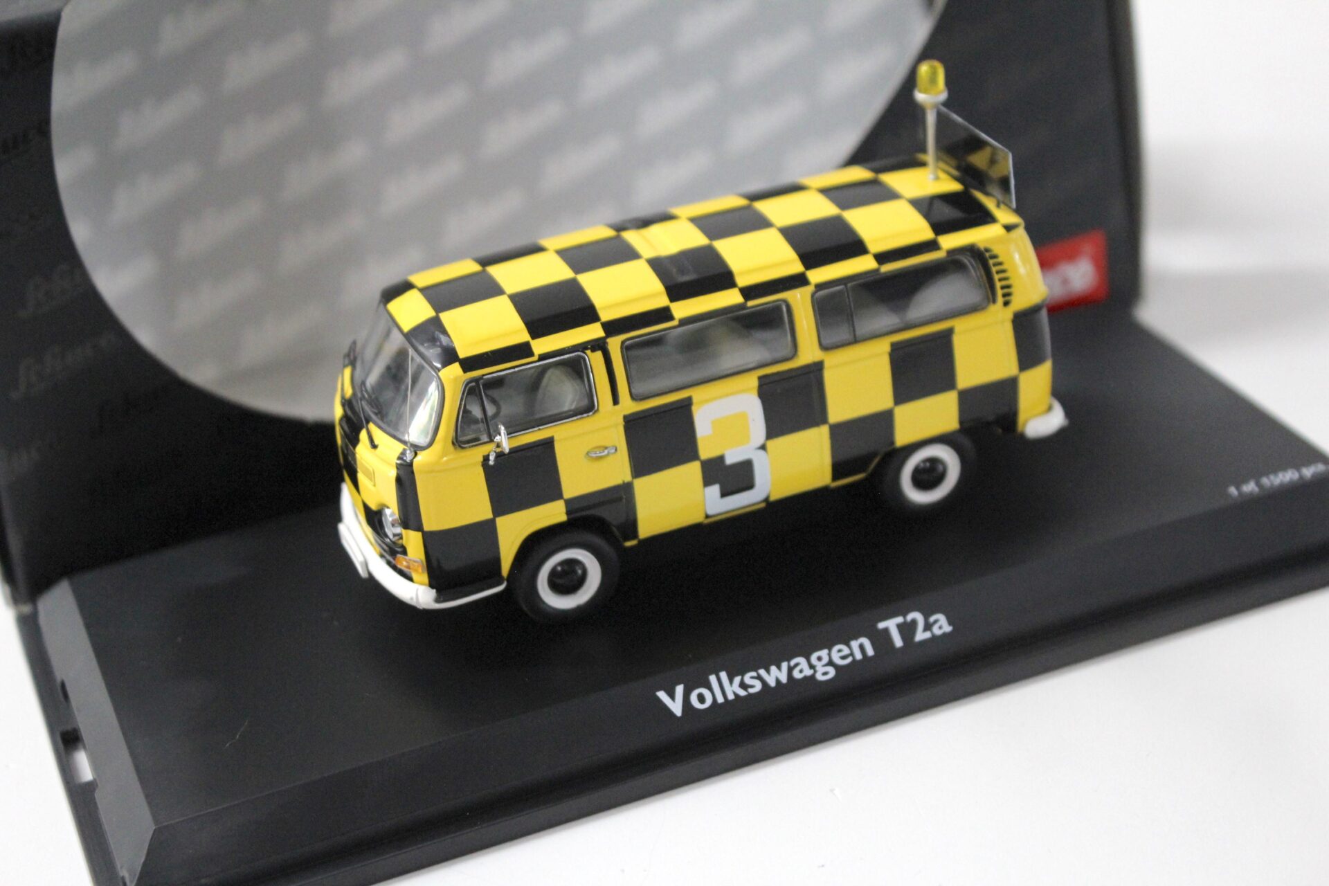 1:43 Schuco VW Bus T2a FOLLOW ME black/ yellow #3