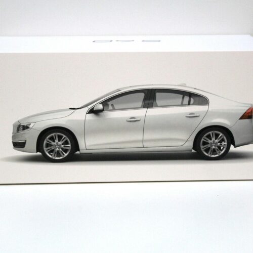 1:18 Motor City Classics Volvo S60 Sedan white 2015