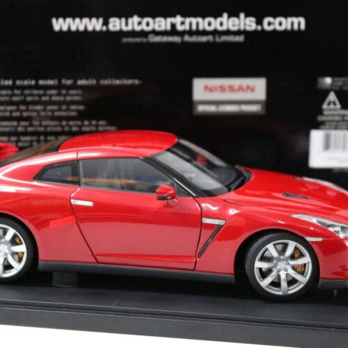 1:18 AUTOart Nissan Skyline GT-R R35 Vibrant red 2008
