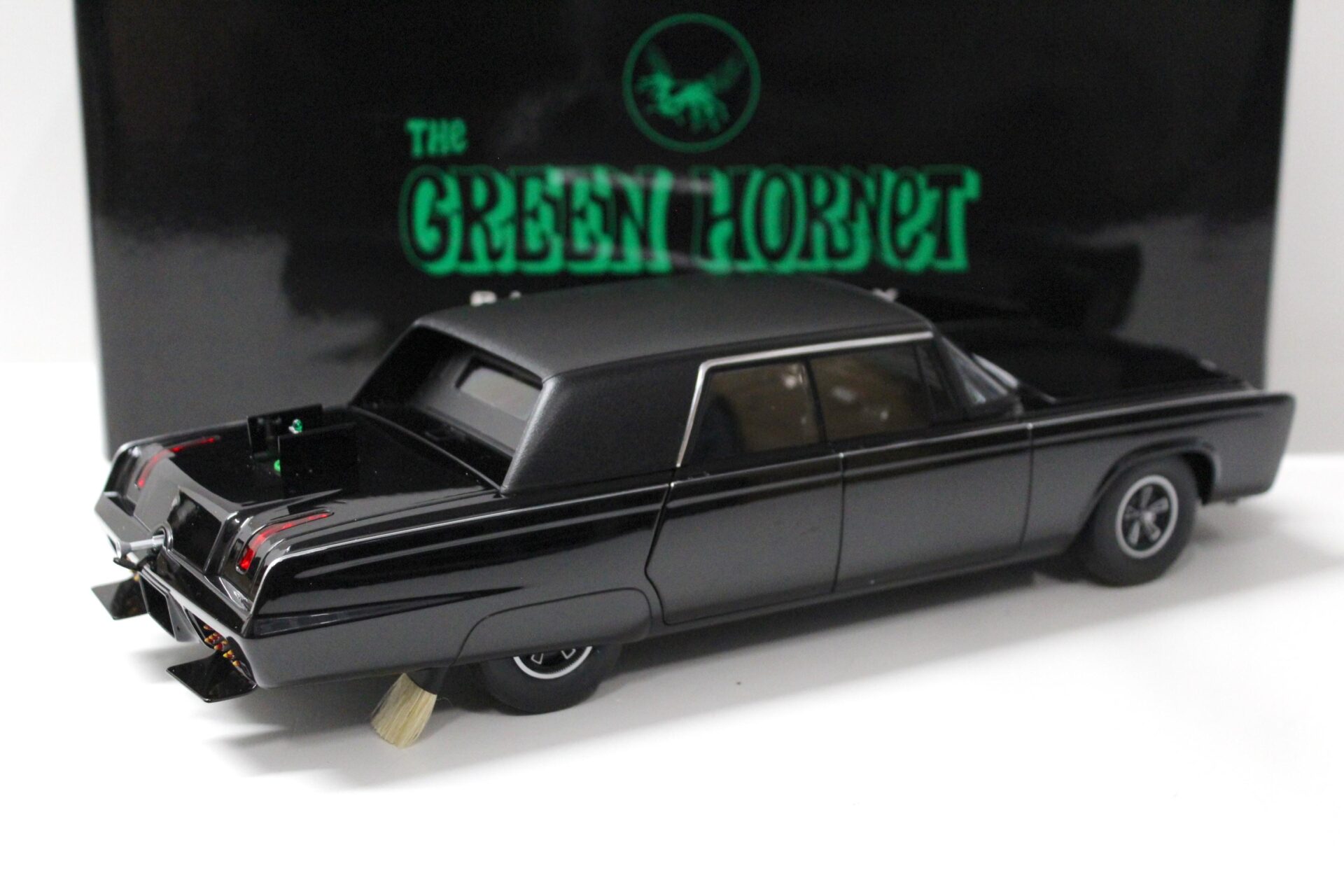 1:18 AUTOart Chrysler Imperial 1965 Black Beauty - The Green Hornet