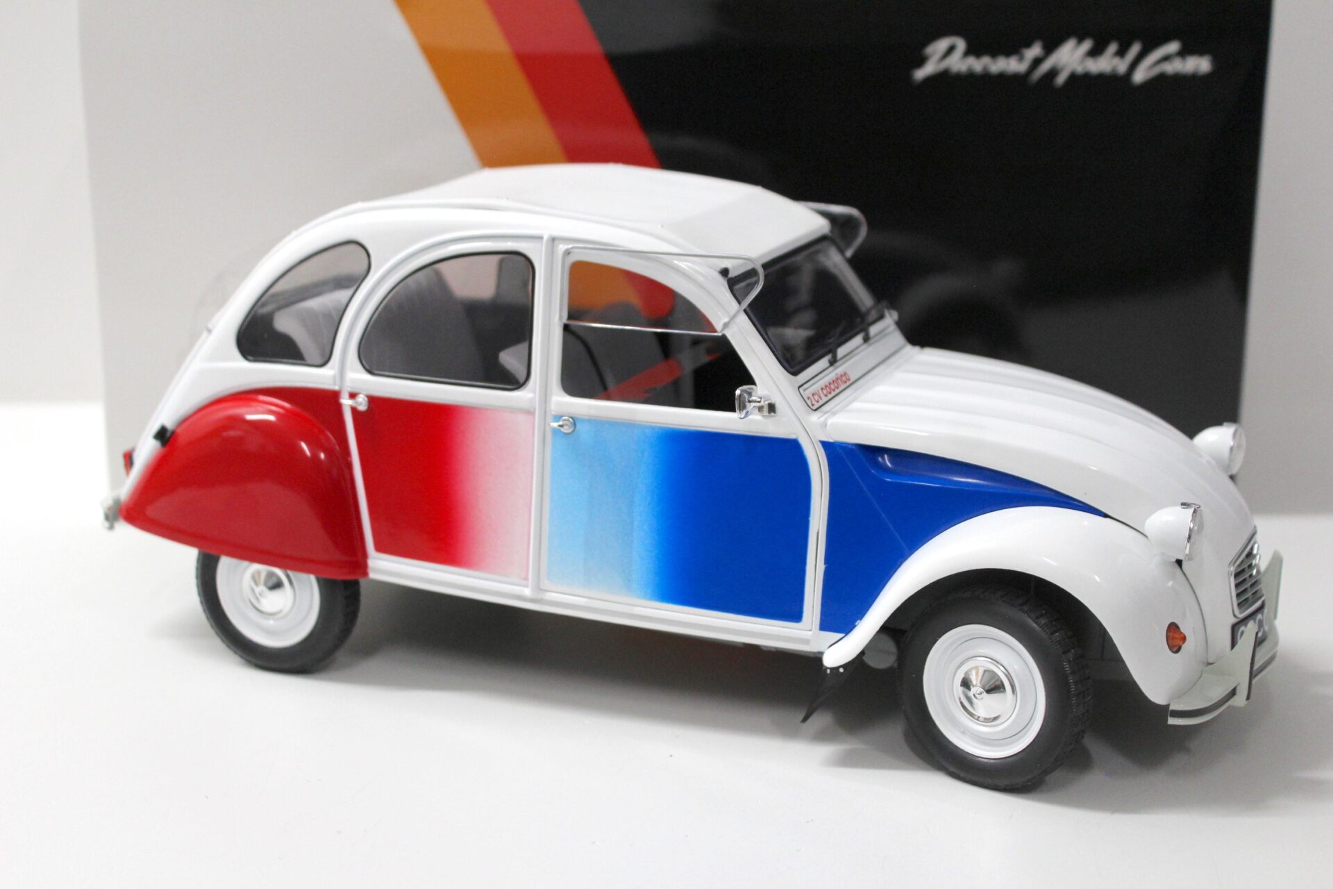 1:12 Z-Models Citroen 2CV Cocorico 1986 white/ blue/ red