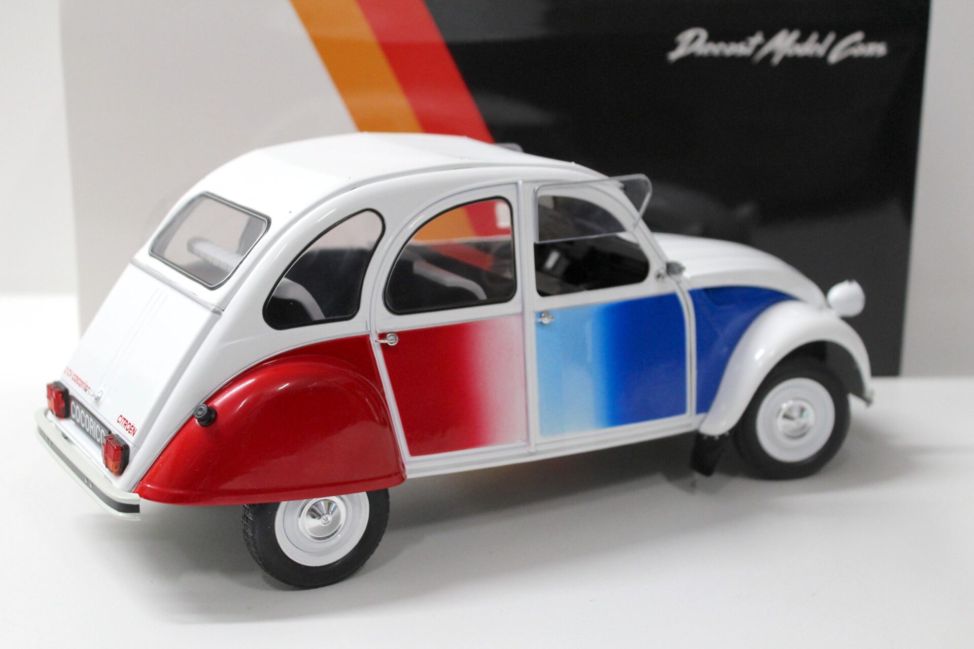 1:12 Z-Models Citroen 2CV Cocorico 1986 white/ blue/ red