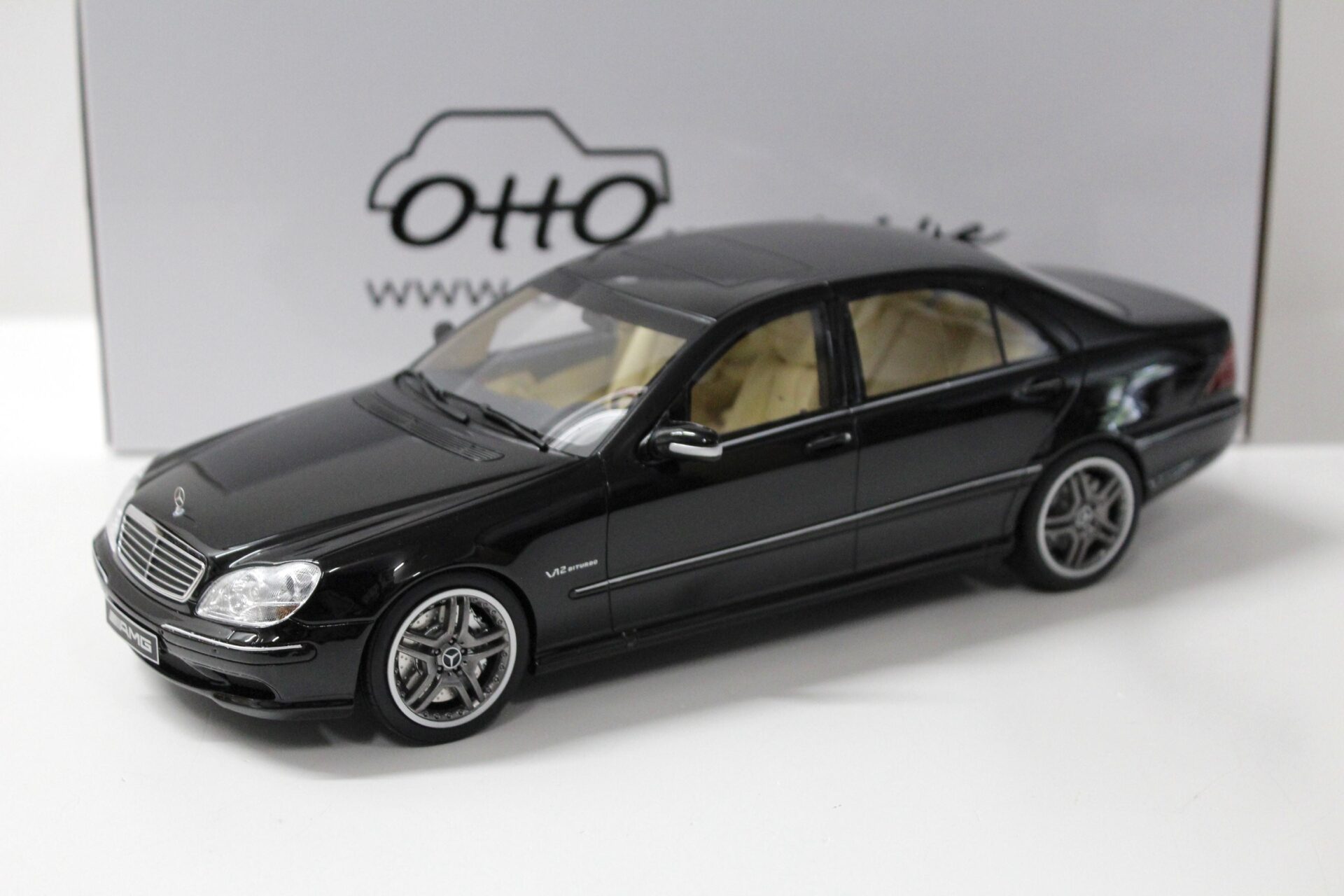 1:18 OTTO mobile OT846 Mercedes S65 AMG S-Klasse W220 black 2004