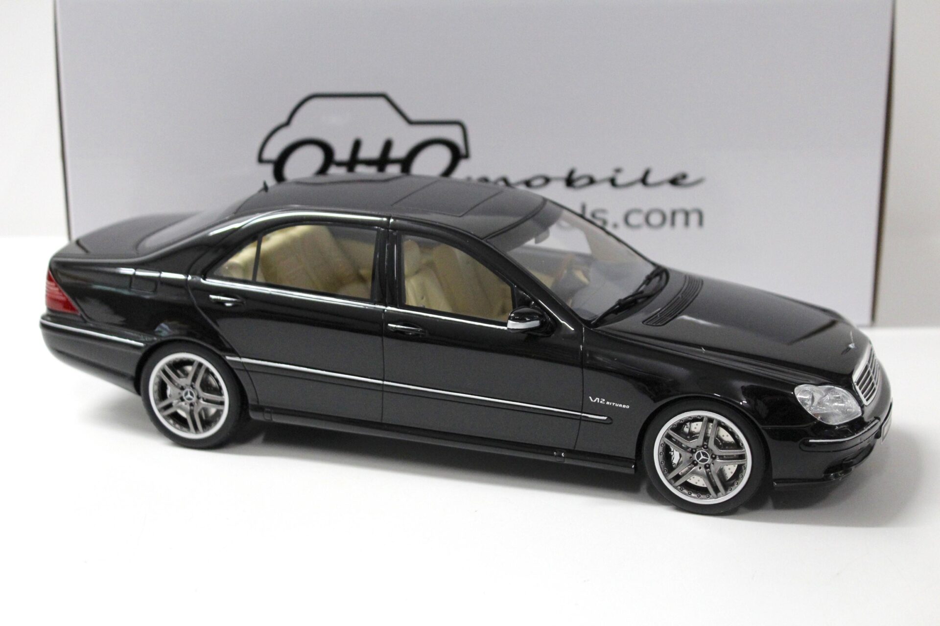 1:18 OTTO mobile OT846 Mercedes S65 AMG S-Klasse W220 black 2004