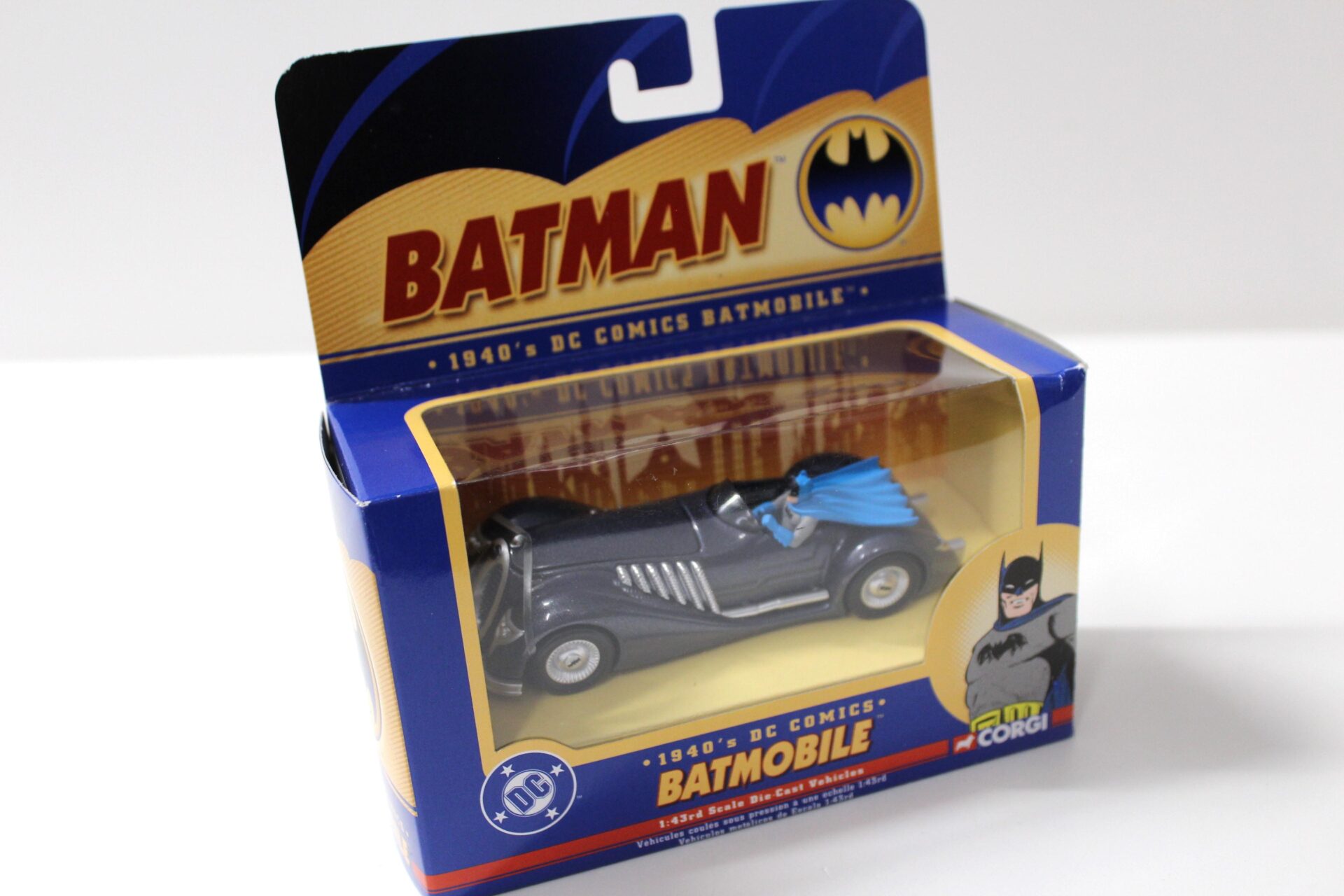 1:43 Corgi 1940Â´s DC Comics BATMOBILE BMBV2 Batman grey