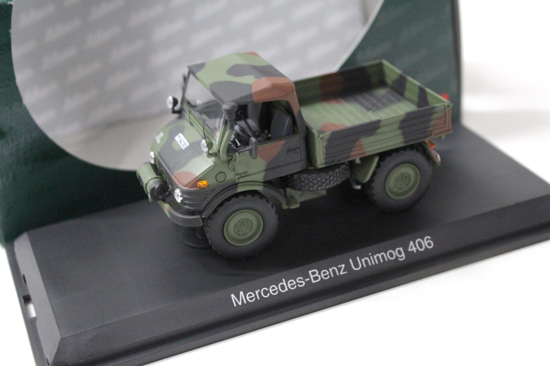 1:43 Schuco Mercedes Unimog 406 camouflage Bundeswehr