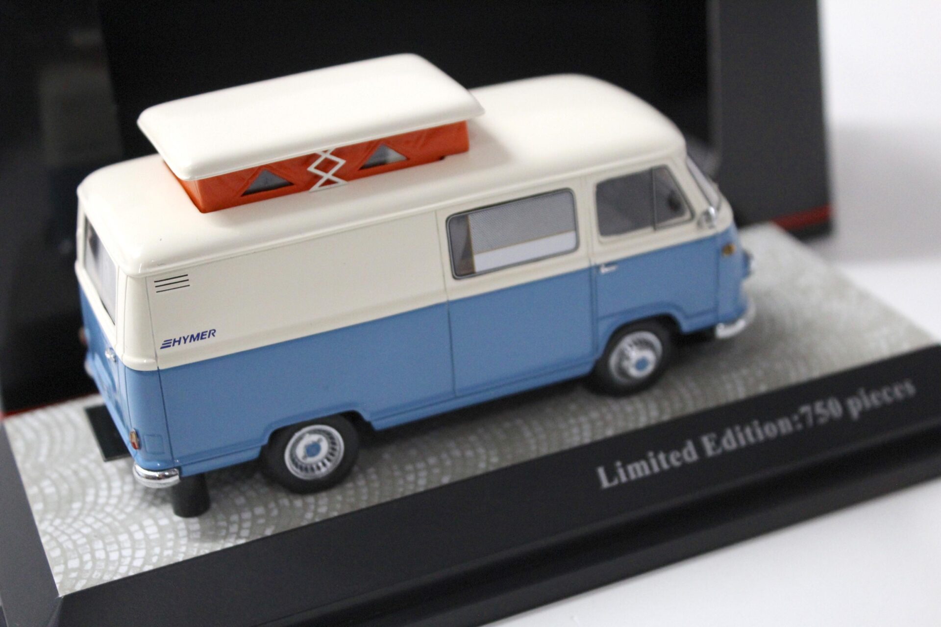 1:43 Premium ClassiXXs Borgward Hymer Caravano light blue/ white