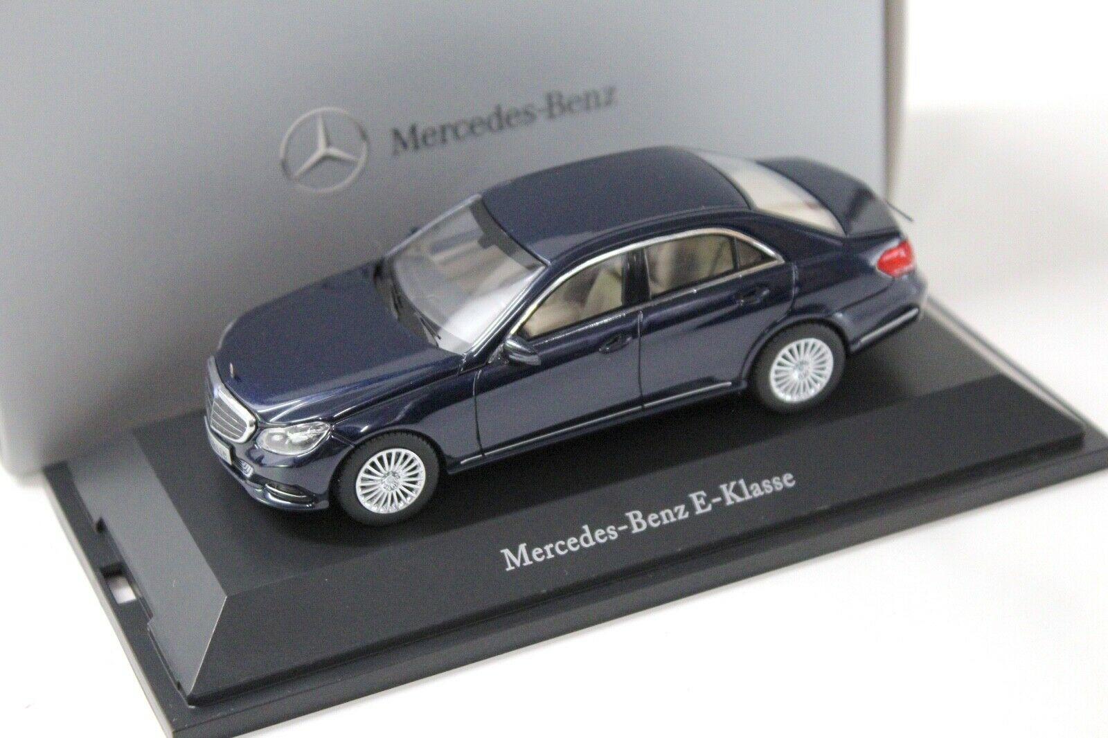 1:43 Kyosho Mercedes E-Klasse Limousine dark blue DEALER VERSION
