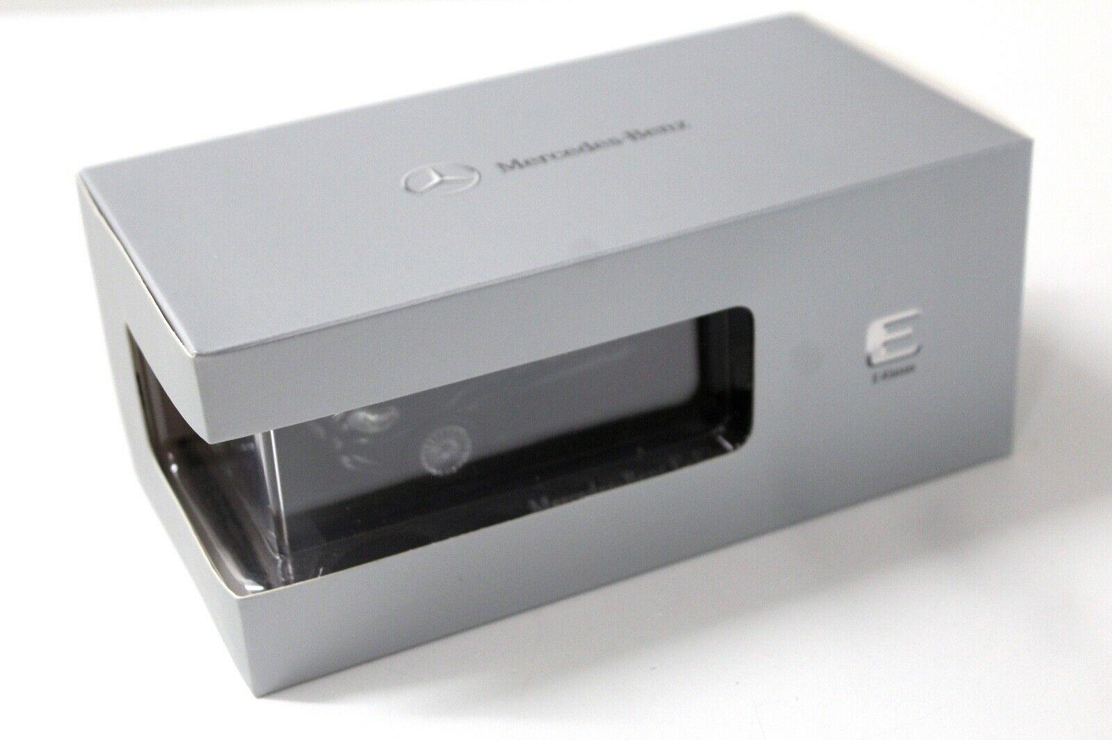 1:43 Kyosho Mercedes E-Klasse Limousine dark blue DEALER VERSION