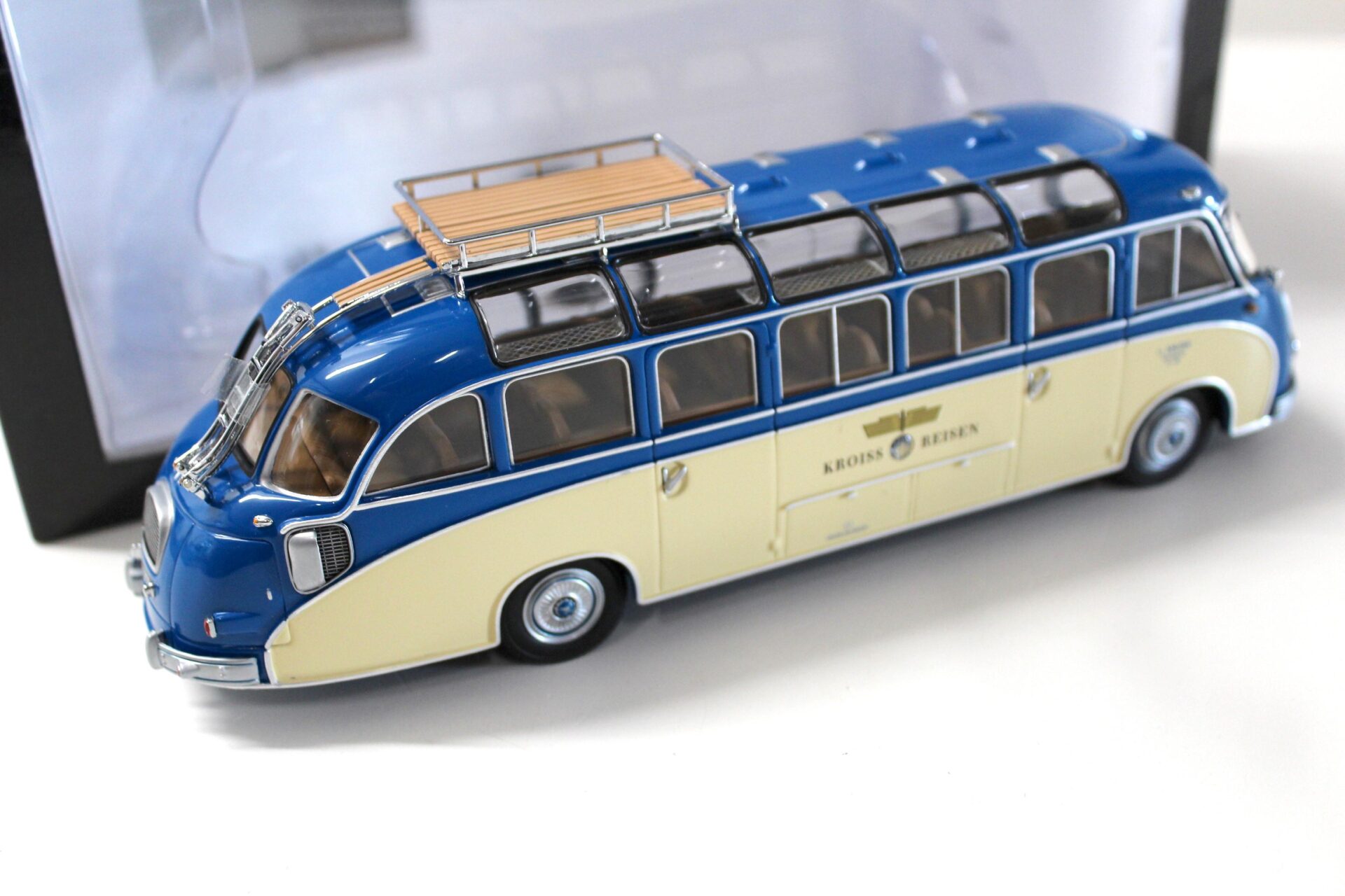 1:43 Minichamps Setra S8 Bus Panorama 1953 blue/ ivory Kroiss-Reisen