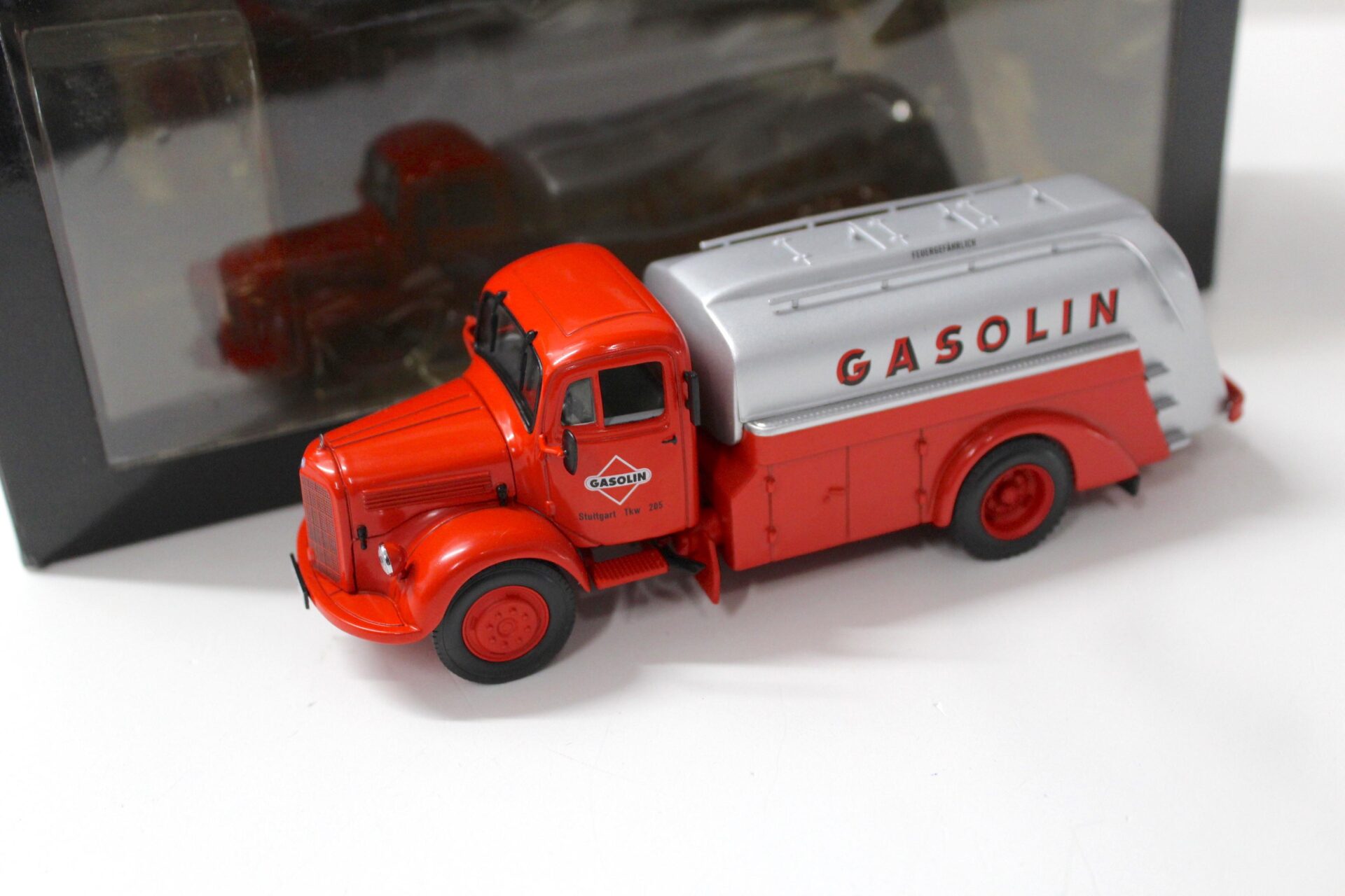 1:43 Minichamps Mercedes L3500 Tankwagen GASOLIN red/ silver