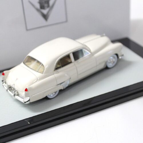 1:43 GLM Cadillac Series 62 Sedan 4-Door white