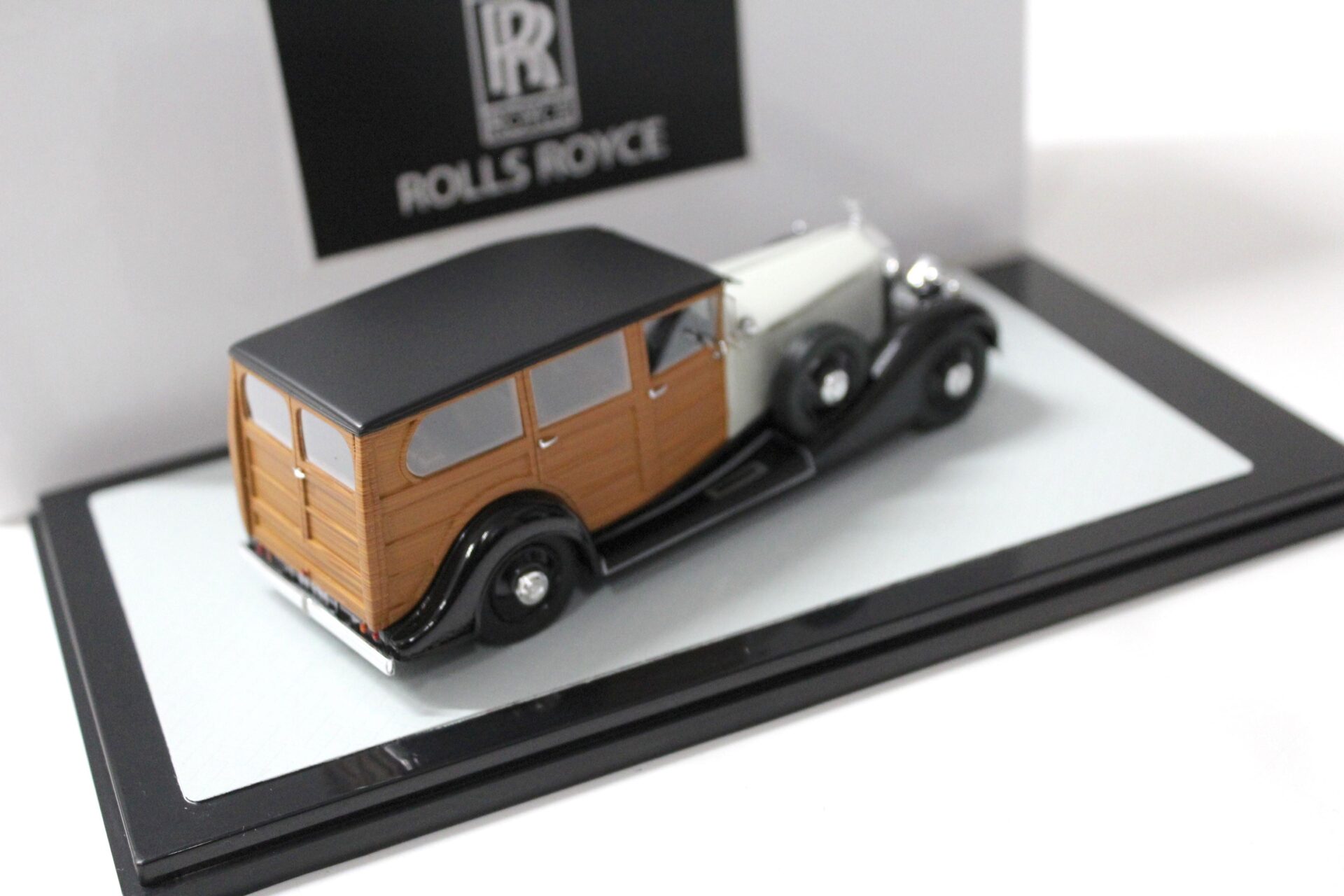 1:43 GLM Rolls Royce New Phantom Shooting Brake 1928 grey/ woody