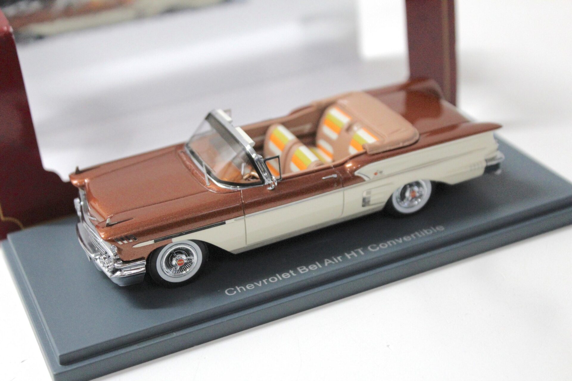 1:43 American Excellence NEO Chevrolet Bel Air HT Convertible brown/ white