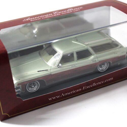 1:43 American Excellence NEO Buick Le Sabre 4-Door Station Wagon green