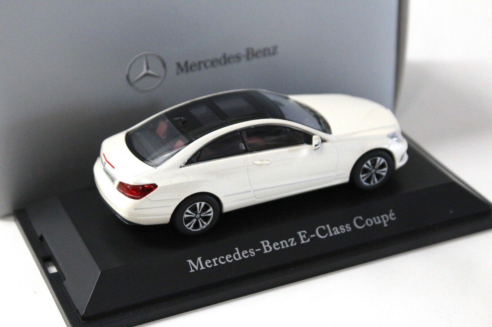 1:43 Kyosho Mercedes E-Klasse Coupe white DEALER VERSION