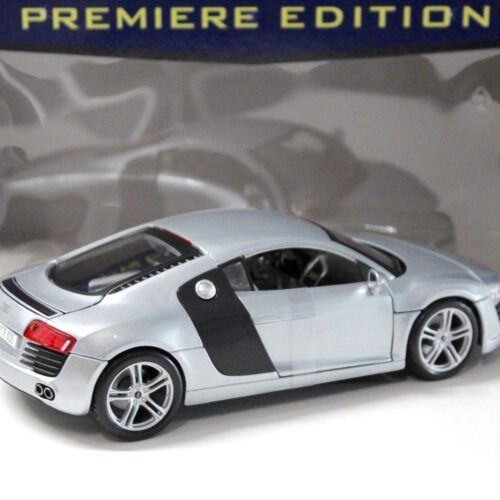 1:18 Maisto Audi R8 Coupe silver