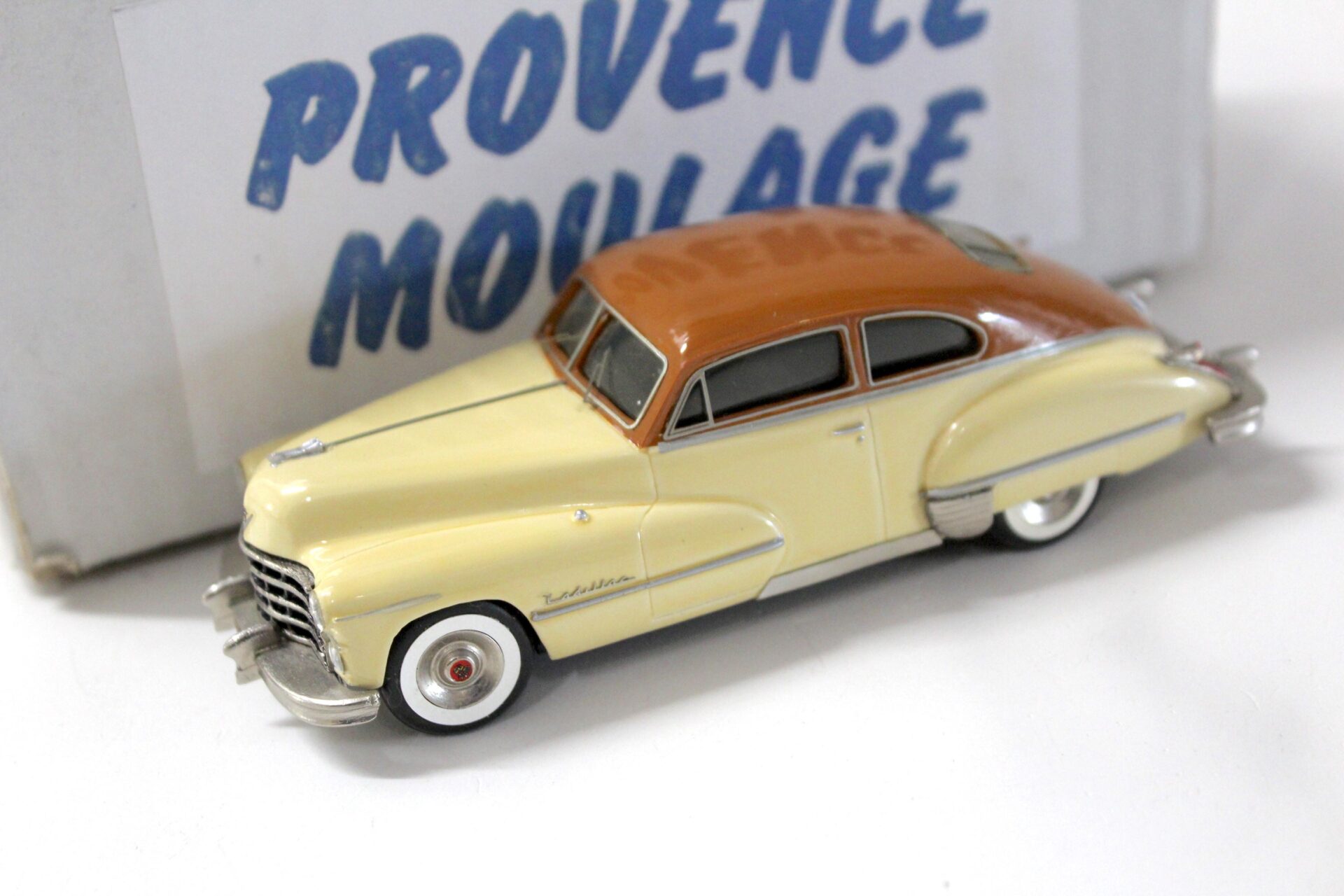 1:43 Provence Moulage 1947 Cadillac S 62 Coupe beige/ brown