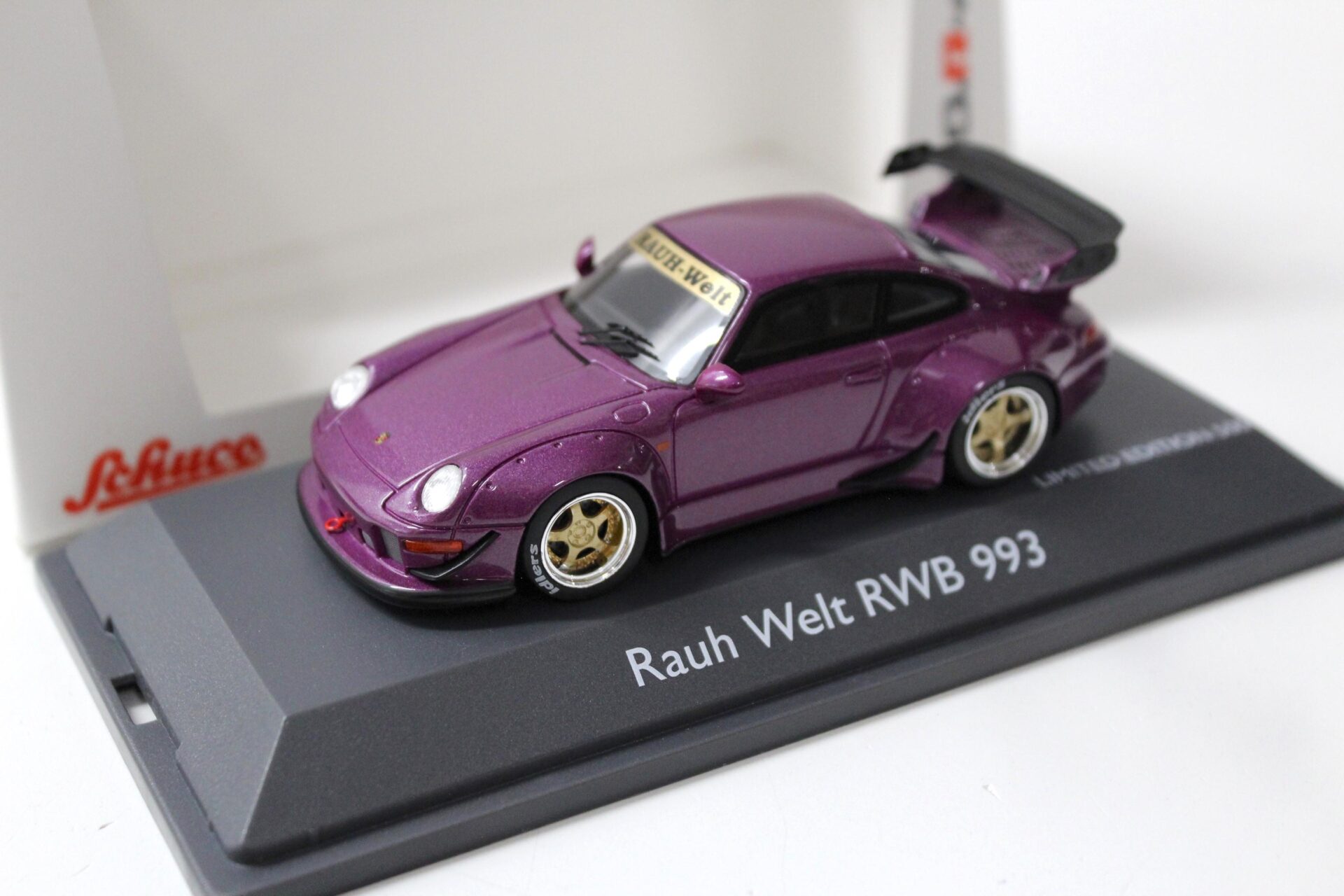 1:43 Schuco Porsche 911 (993) RAUH-Welt RWB 993 purple