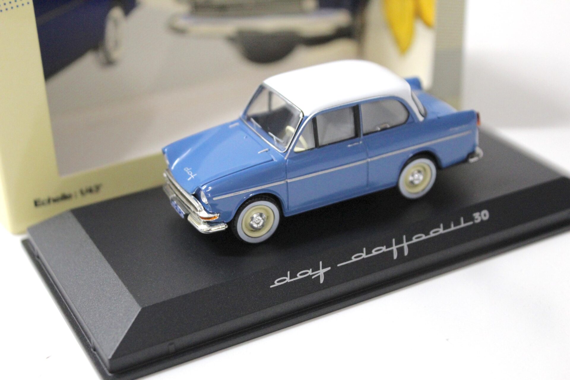 1:43 Norev DAF Daffodil 30 blue/ white Top