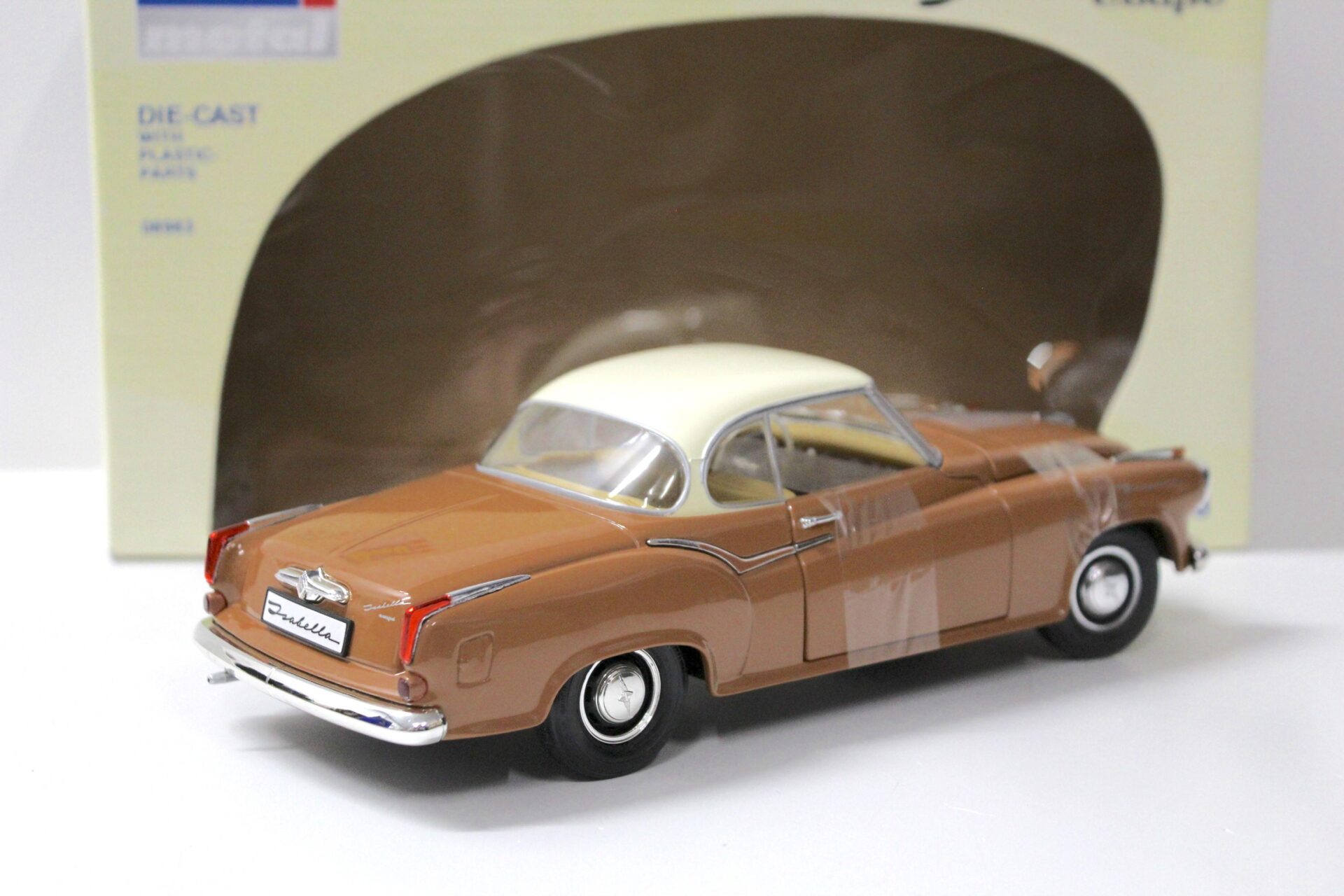 1:18 Revell Borgward Isabella Coupe brown/ white