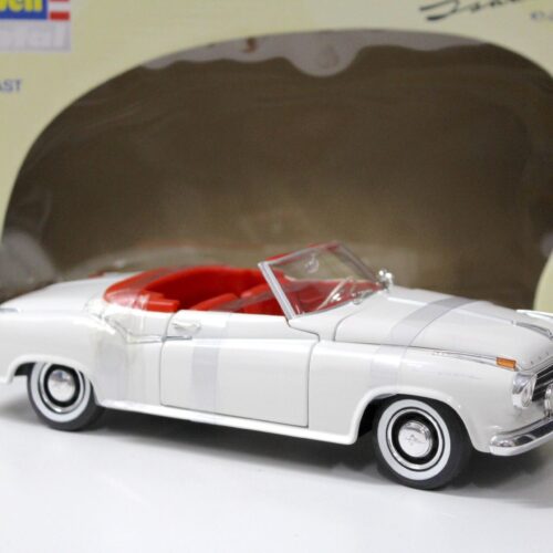 1:18 Revell Borgward Isabella Cabriolet white/ red