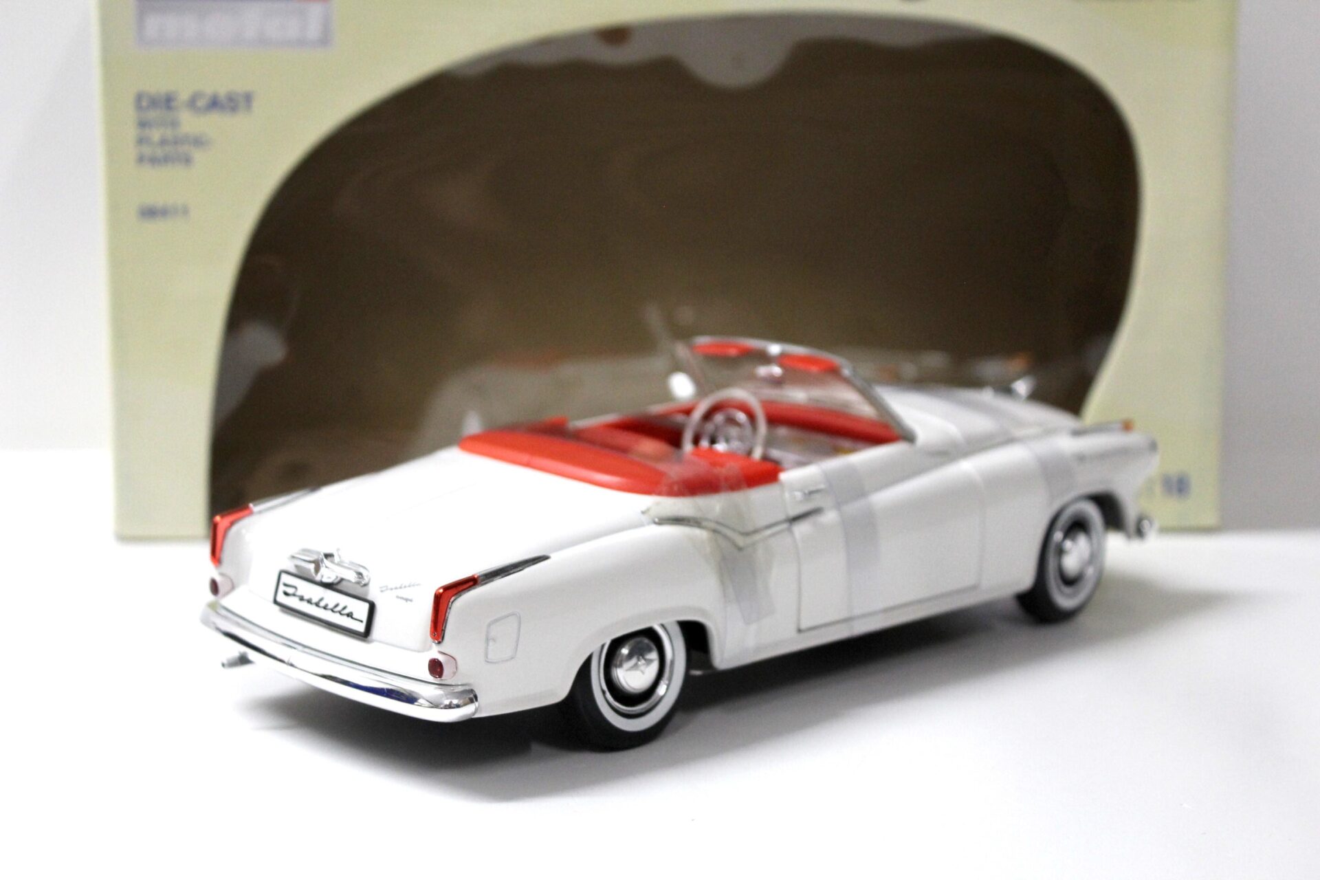 1:18 Revell Borgward Isabella Cabriolet white/ red