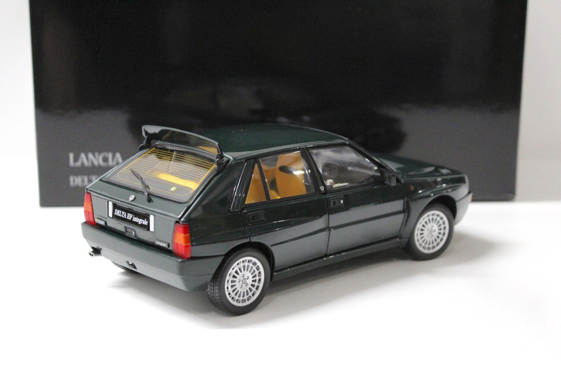 1:18 Kyosho Lancia Delta HF Integrale Verde York dark green