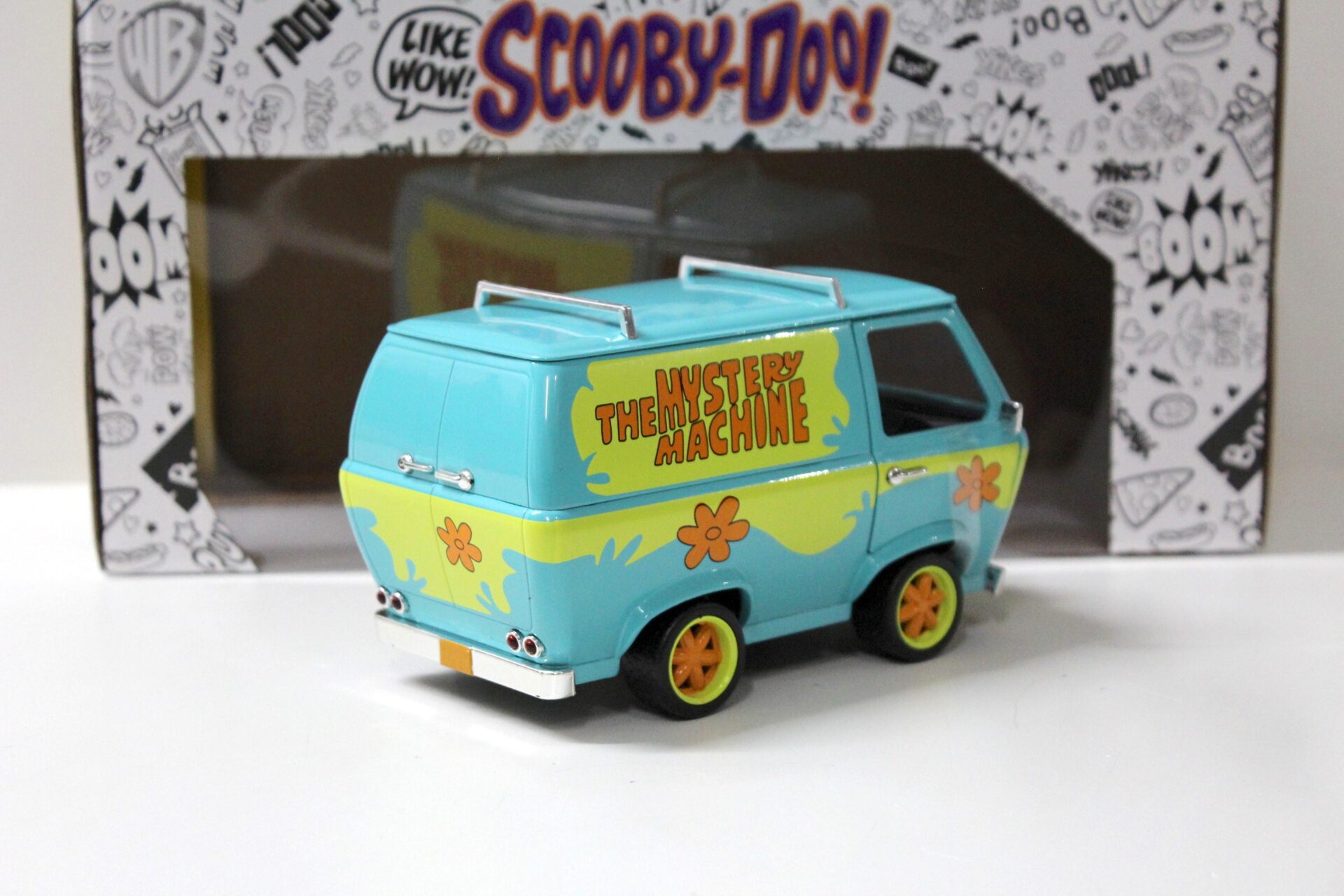 1:24 Jada Toys The Mystery Machine with Shaggy & Scooby-Doo Figures