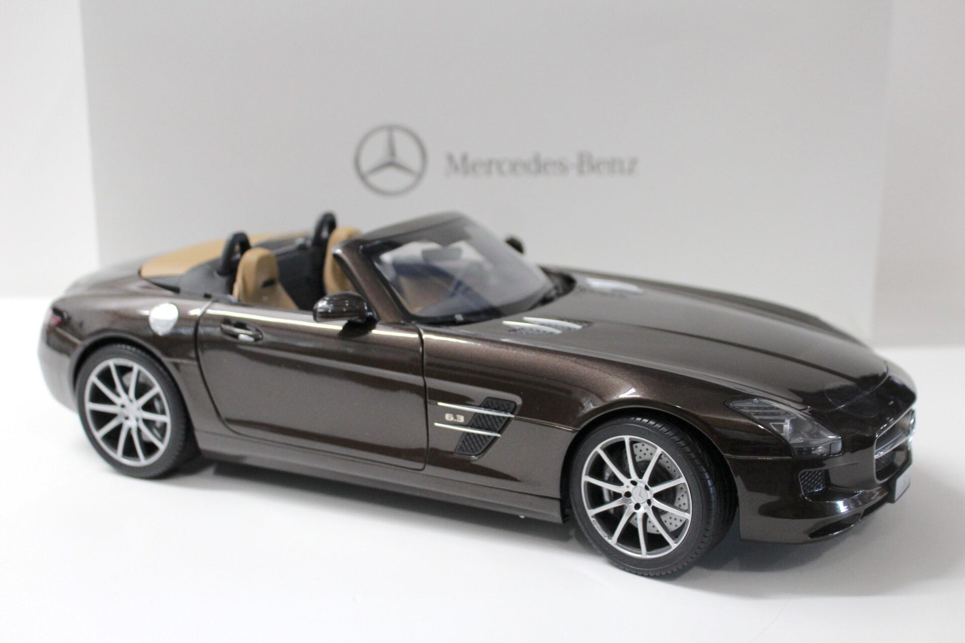 1:12 Premium ClassiXXs Mercedes SLS AMG Roadster Sepang brown DEALER VERSION