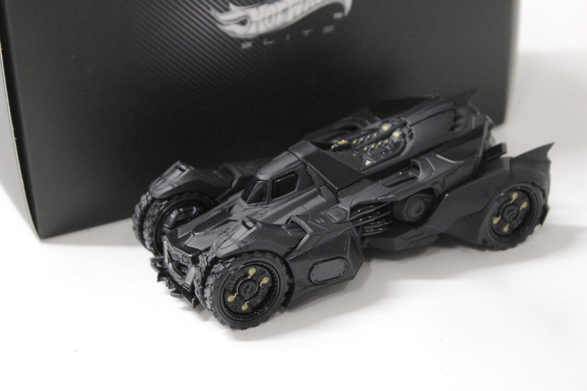1:43 Hot Wheels Elite BATMAN Arkham Knight Batmobile 2015 black