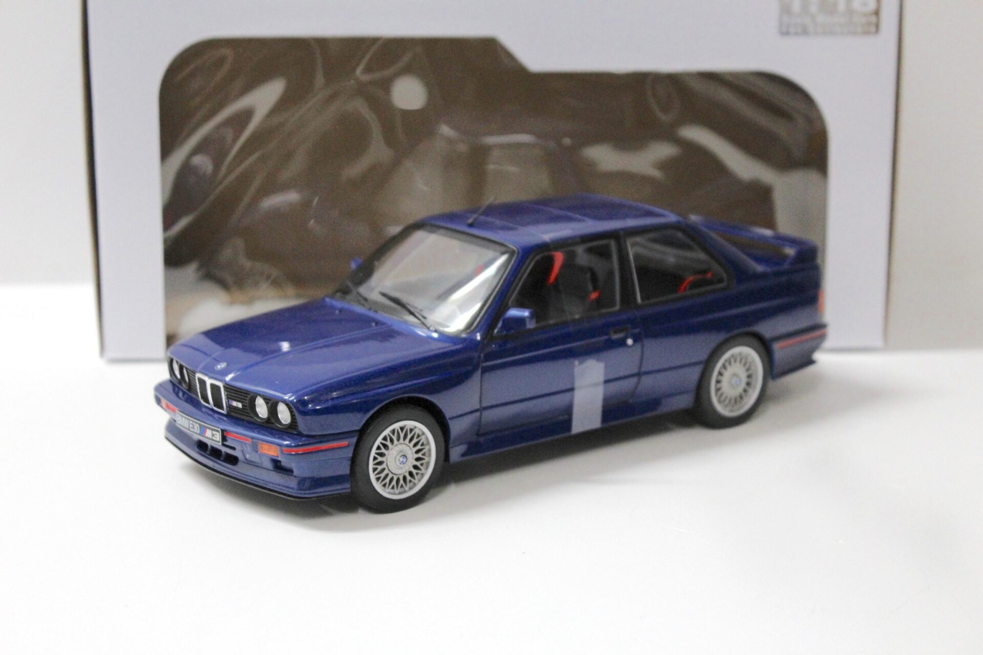 1:18 Solido BMW M3 (E30) Coupe Mauritius blue 1990