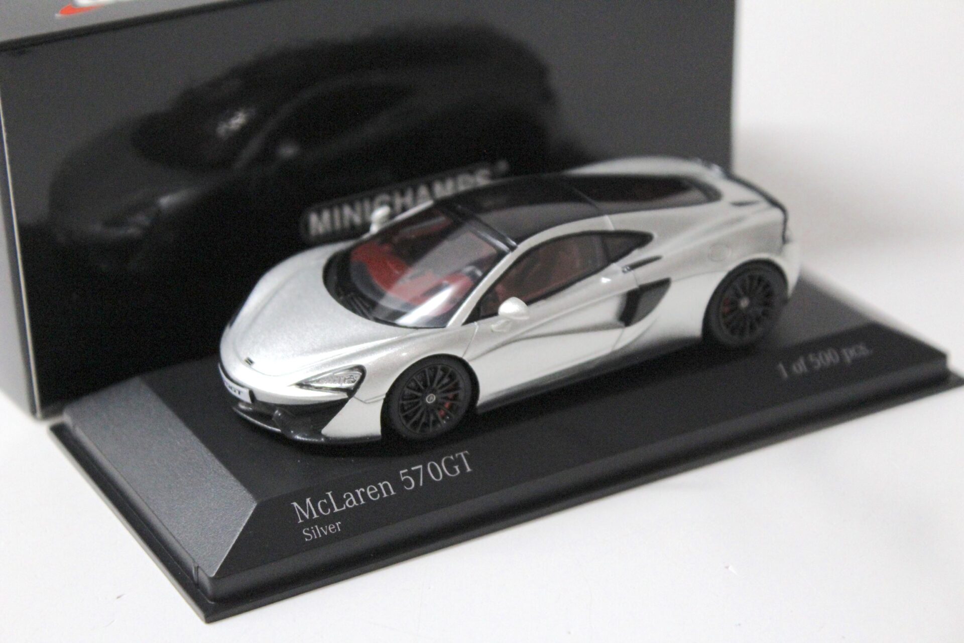 1:43 Minichamps McLaren 570GT Coupe 2017 silver metallic DEALER VERSION