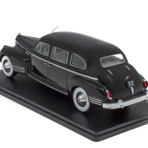 1:24 Hachette East Legendary ZIS-110 Sedanette 1945 black