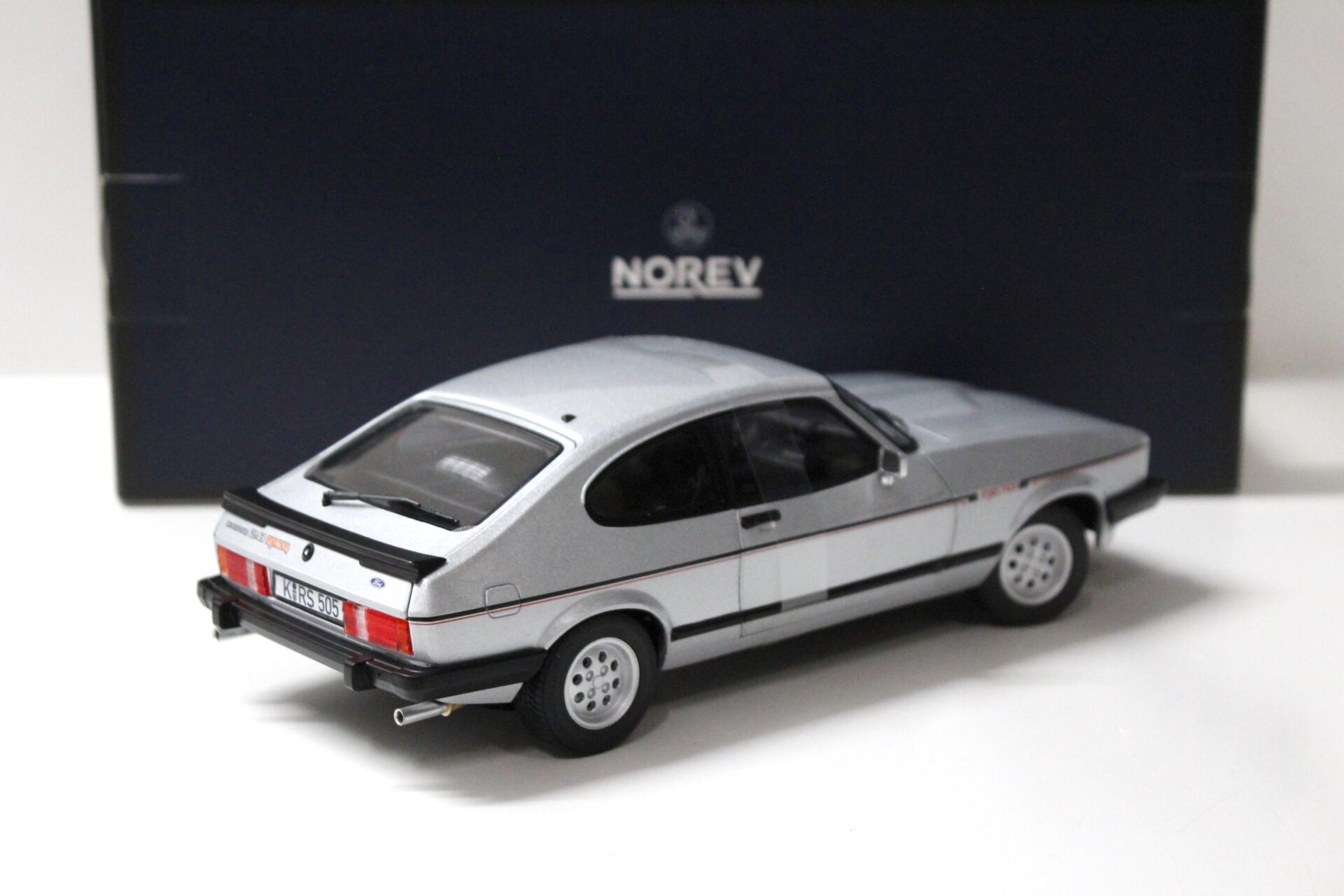 1:18 Norev Ford Capri 2.8i Injection Coupe 1983 silver Limited 150 pcs.