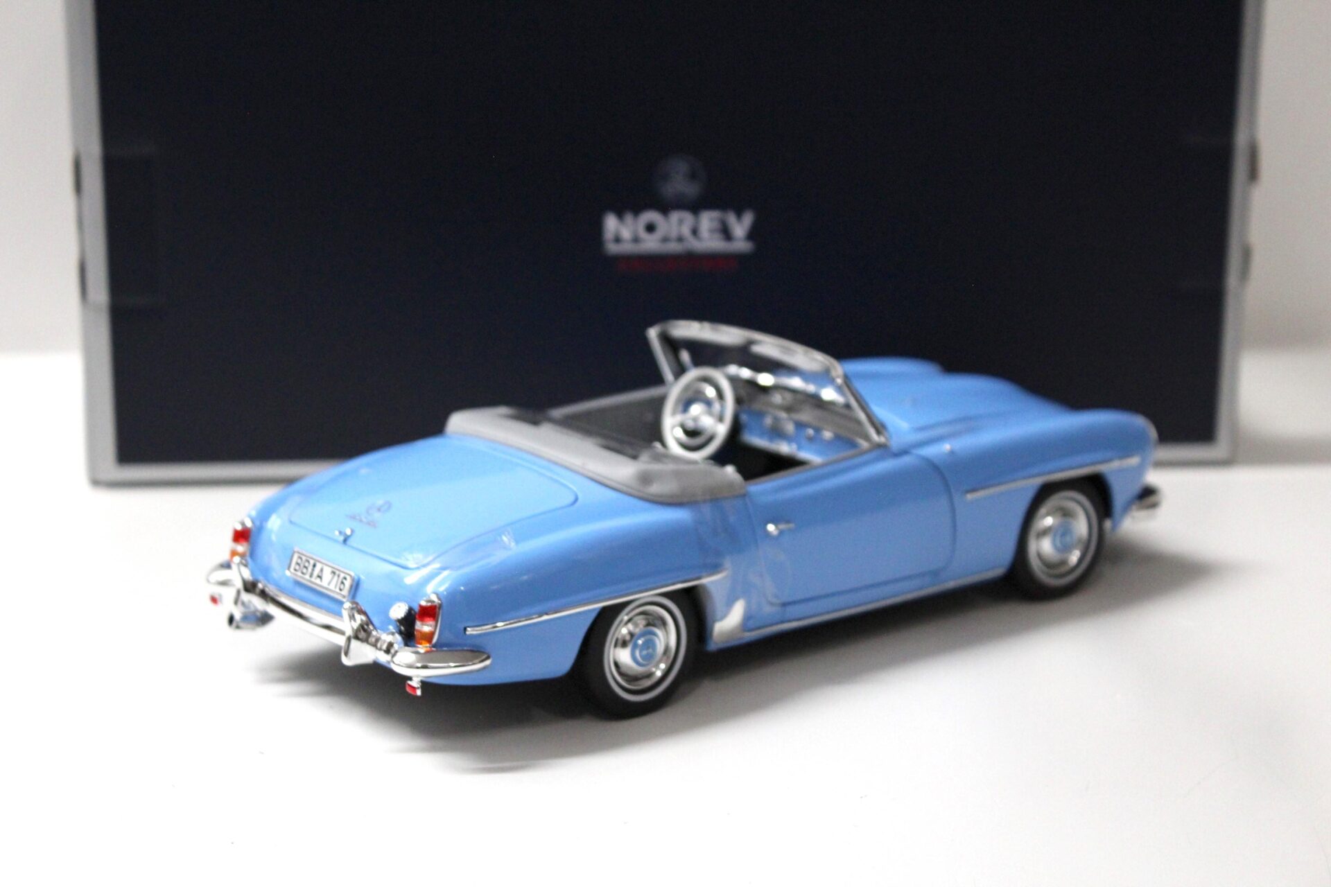 1:18 Norev Mercedes 190 SL Cabriolet 1957 blue