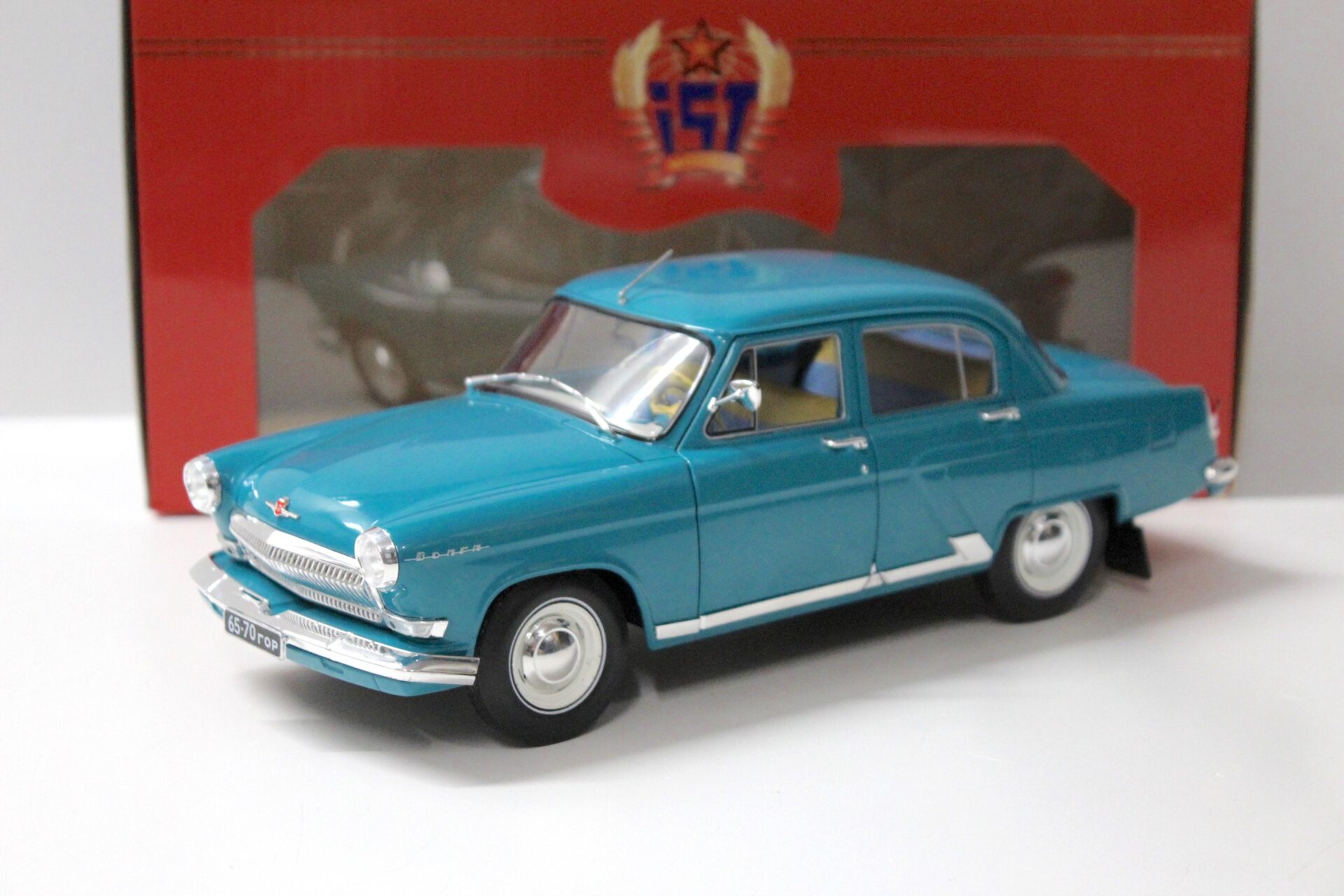1:18 IST Wolga Volga GAZ 21R Limousine "Volga" 1966 green