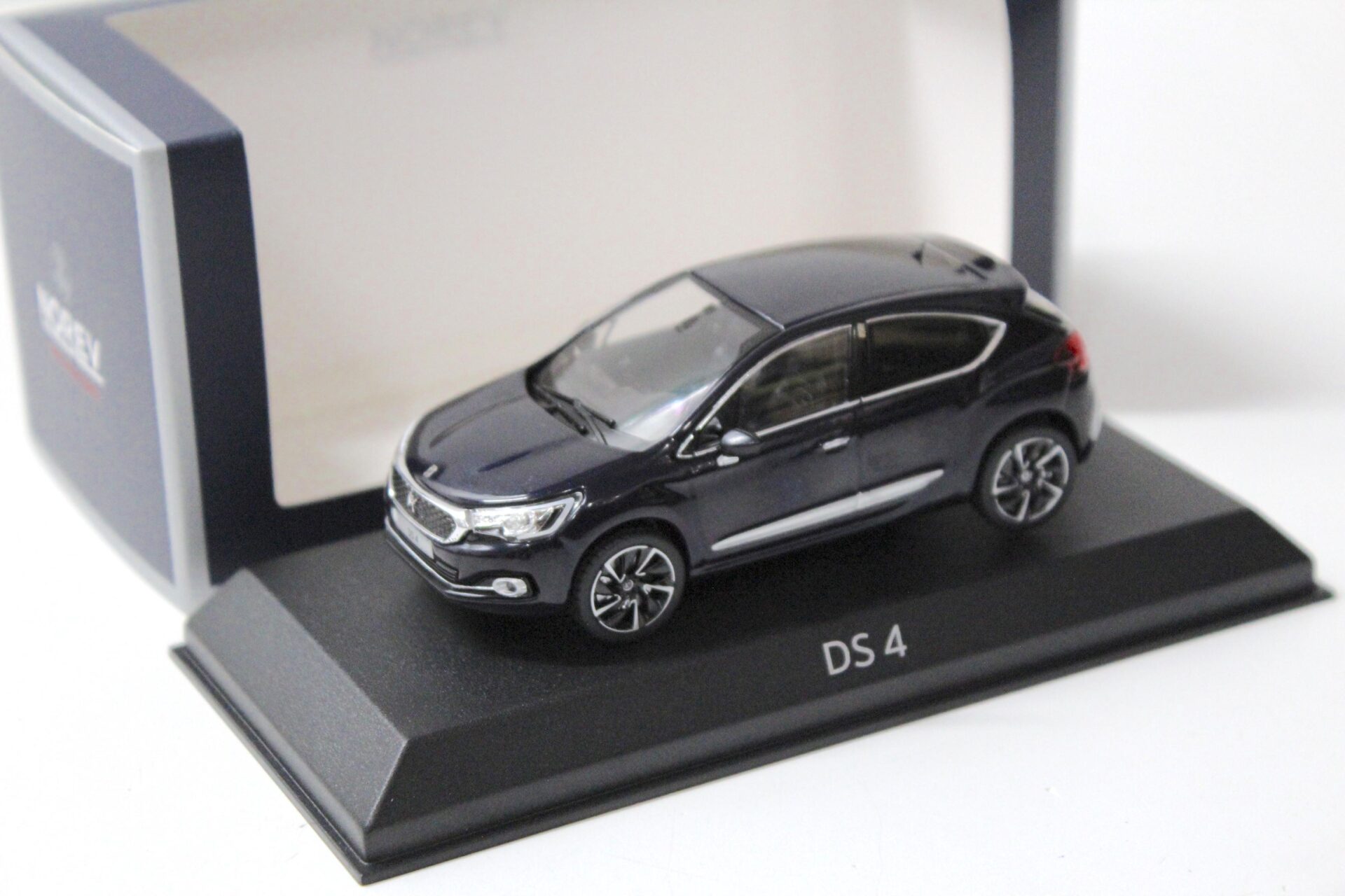 1:43 Norev Citroen DS 4 Entre blue 2015