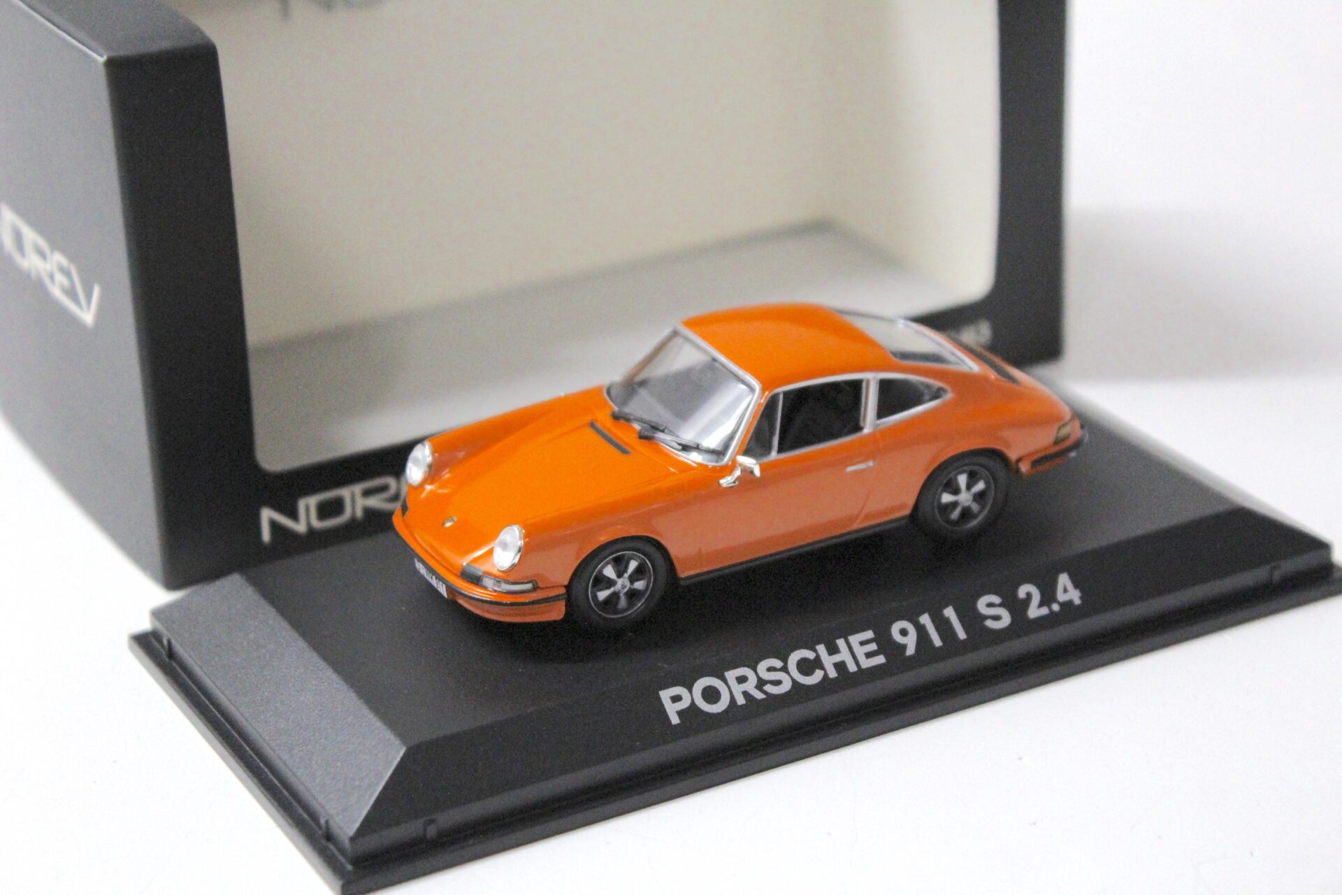 1:43 Norev Porsche 911 S 2.4 Coupe orange