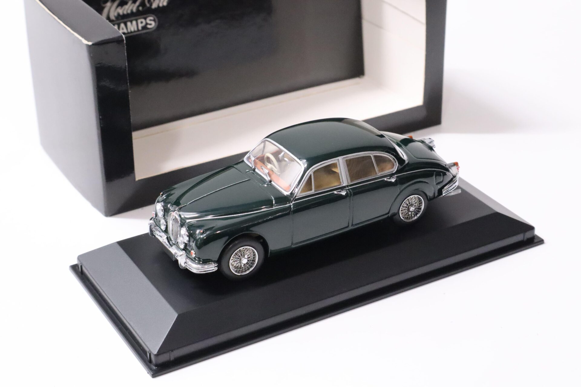 1:43 Minichamps Jaguar Mk II Saloon 1959-67 dark green