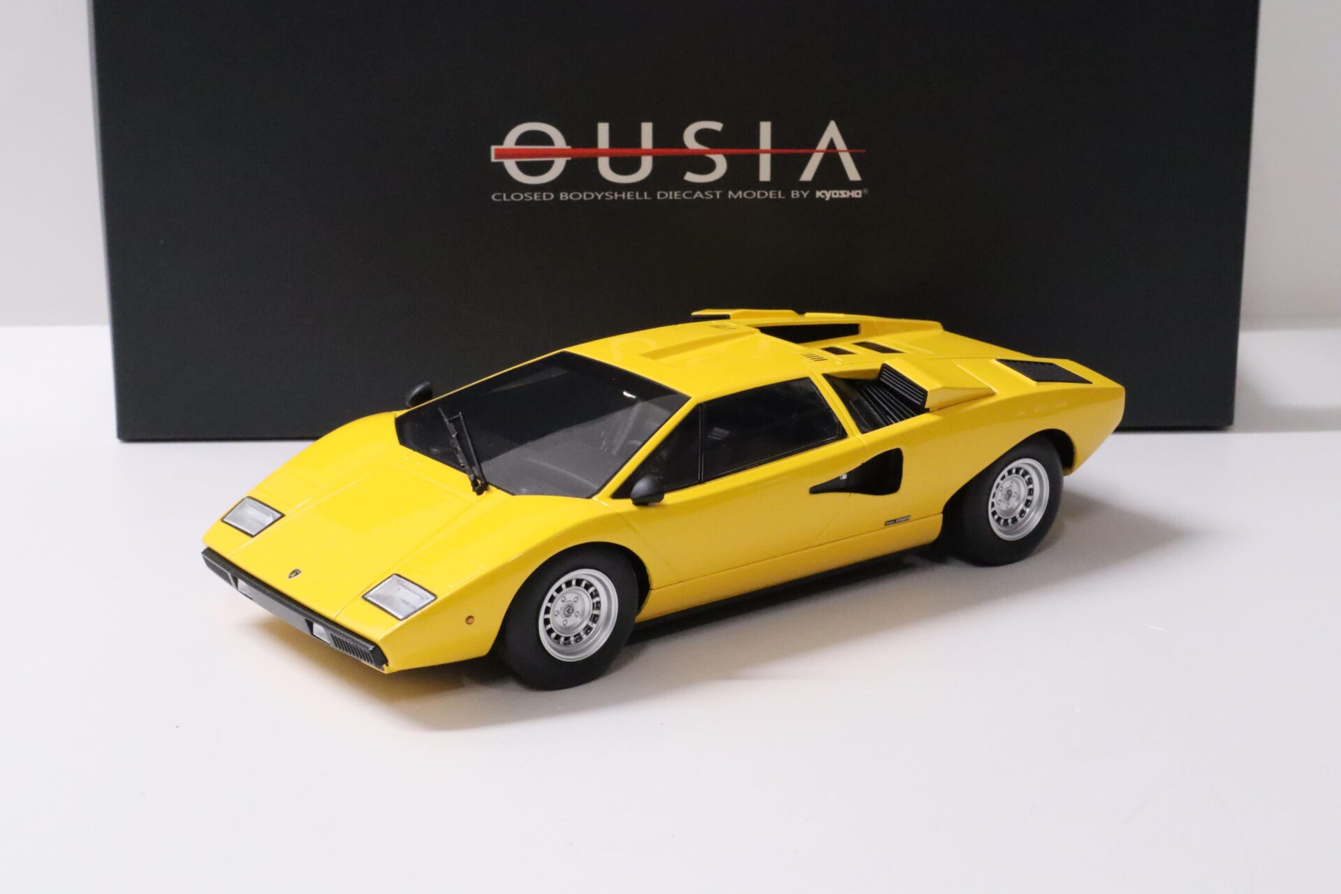 ID 57914 orig.jpg 1:18 Kyosho Lamborghini Countach LP400 Coupe yellow