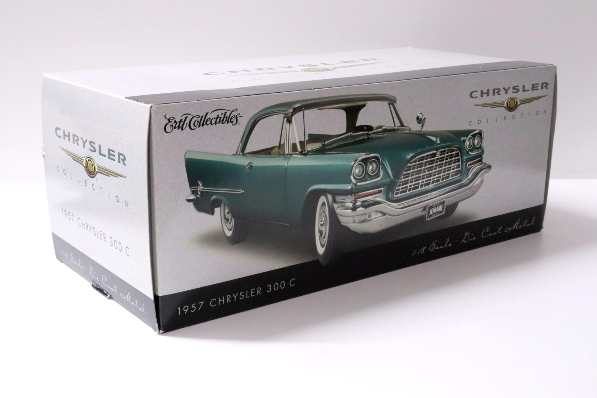 1:18 ERTL Collectibles 1957 Chrysler 300C Coupe green metallic