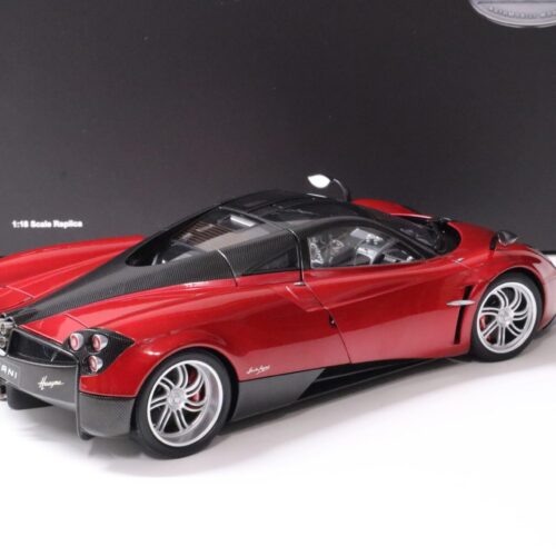 1:18 AUTOart Pagani Huayra 2011 red metallic DIE-CAST