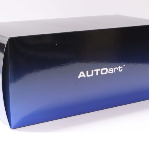 1:18 AUTOart Porsche 918 Spyder matt black/ MARTINI RACING Livery