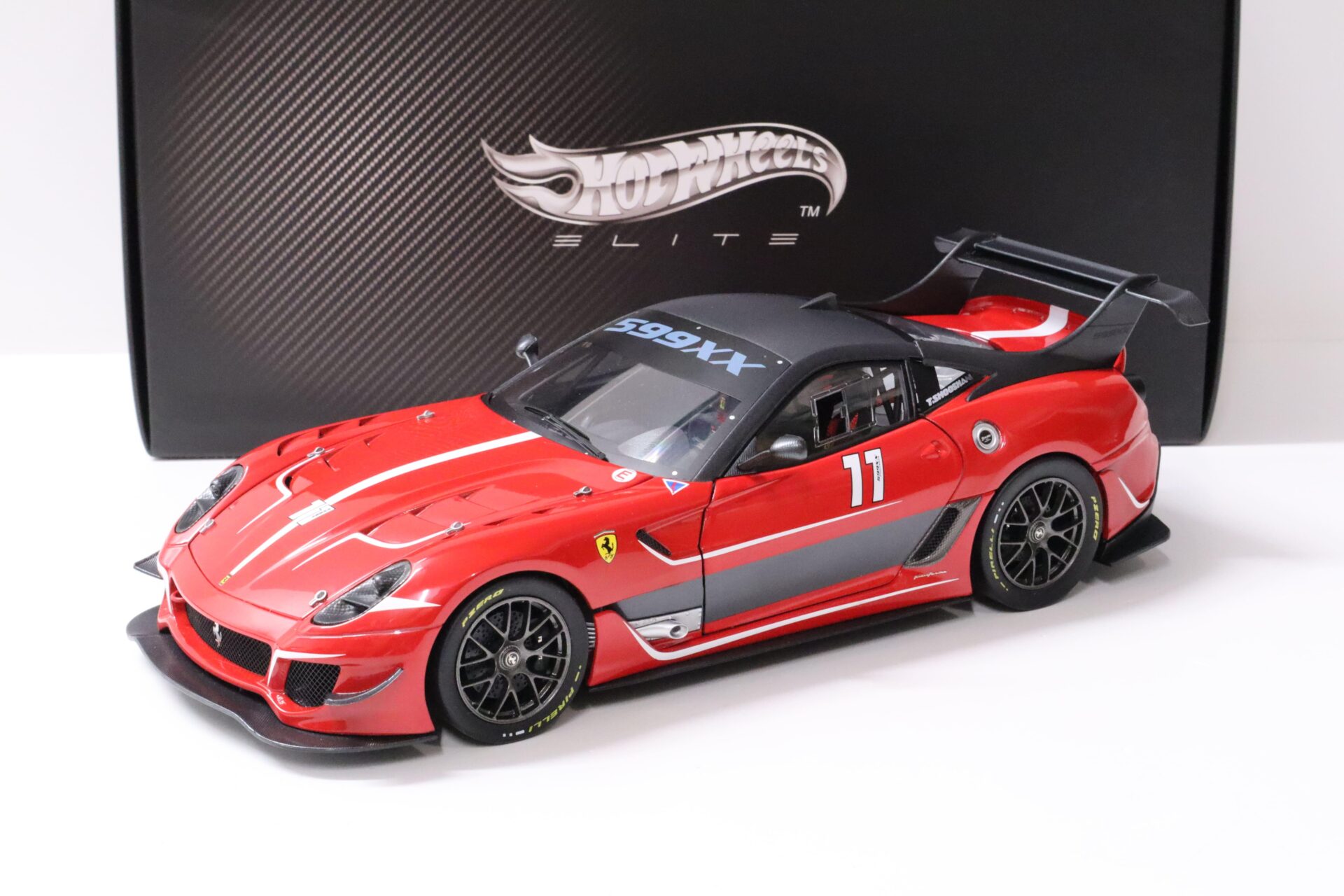 ID 59222 orig.jpg 1:18 Hot Wheels Elite Ferrari 599XX EVO #11 red BCJ91