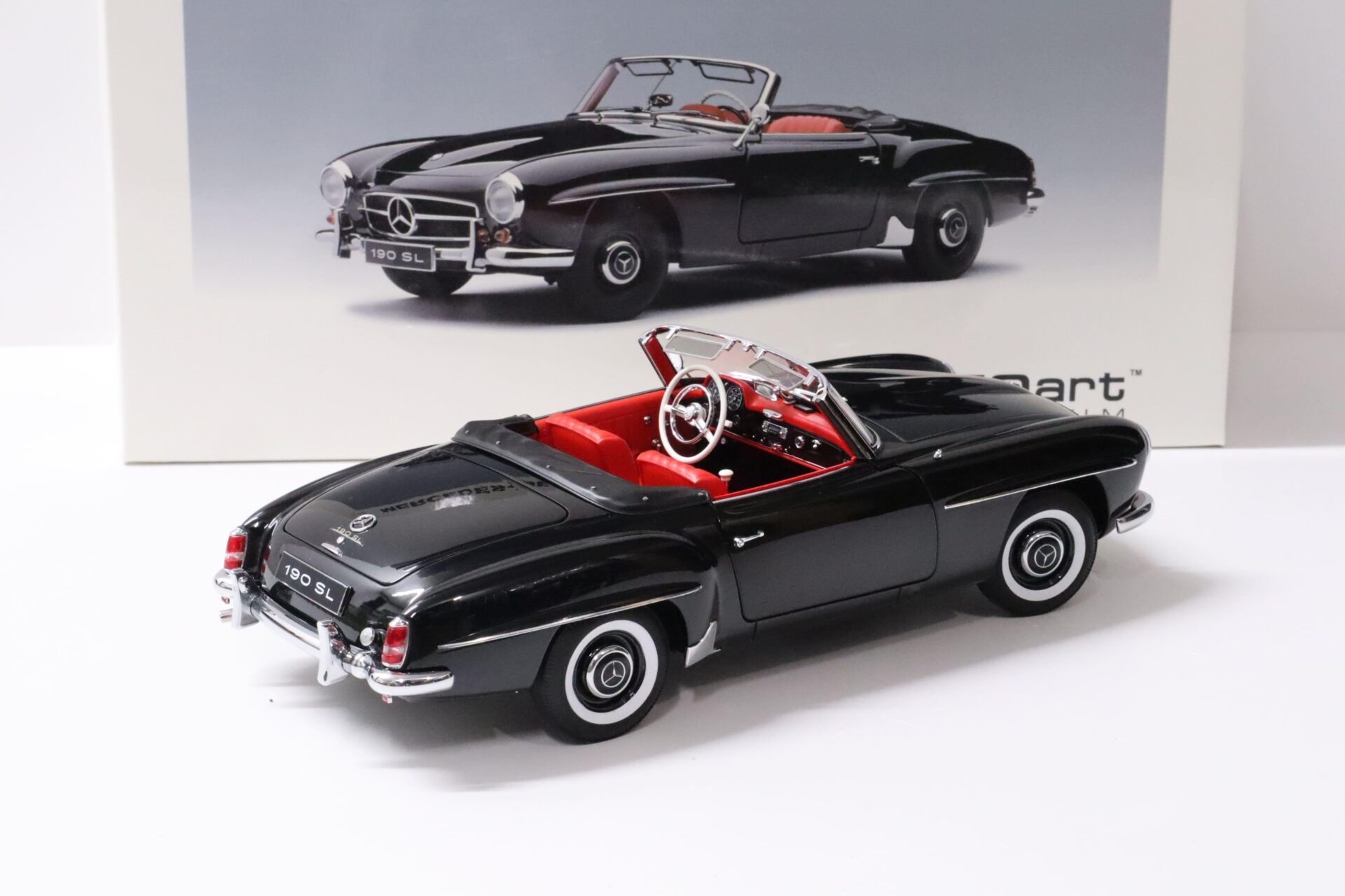 1:18 AUTOart Mercedes 190SL Cabriolet black/ red with TOP