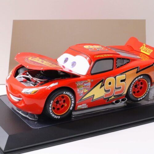 1:18 Schuco Disney Pixar Cars Lightning McQueen #95 red with display